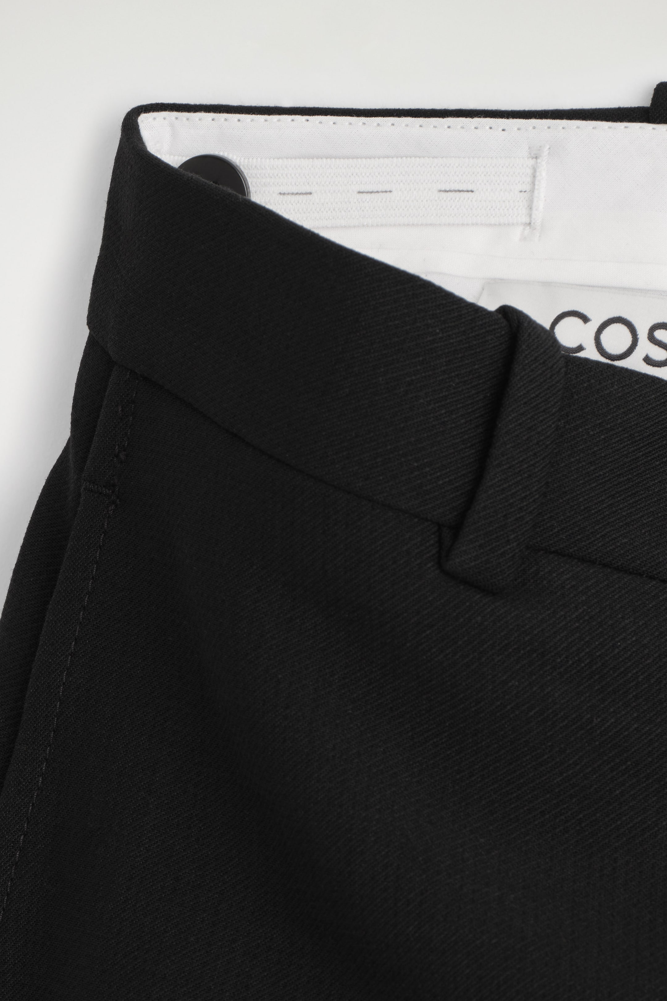 PANTALONI CROPPED CON TAGLIO BARREL IN LANA