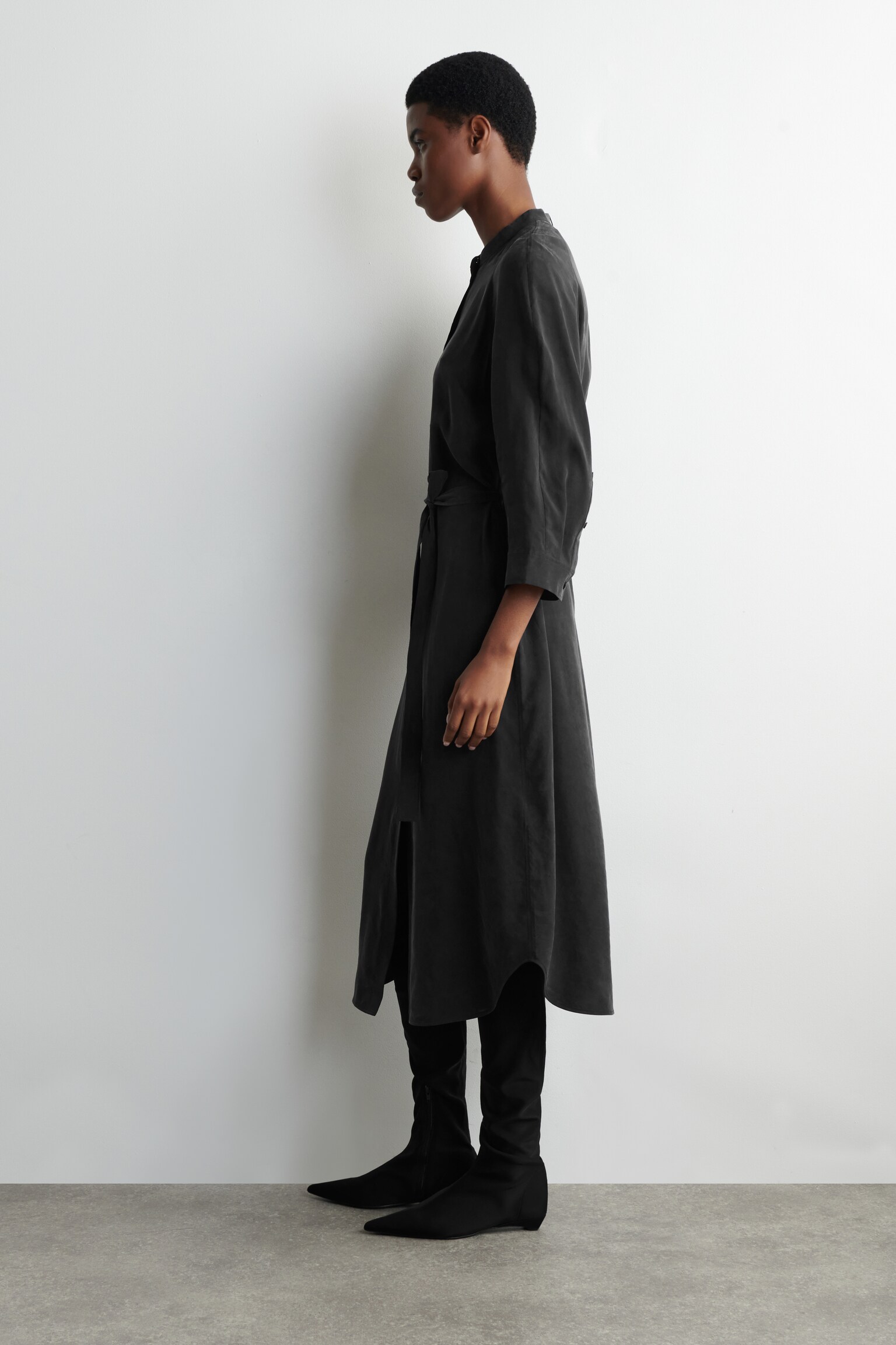 ROBE-CHEMISE MIDI CEINTURÉE SANS COL - NOIR - 4