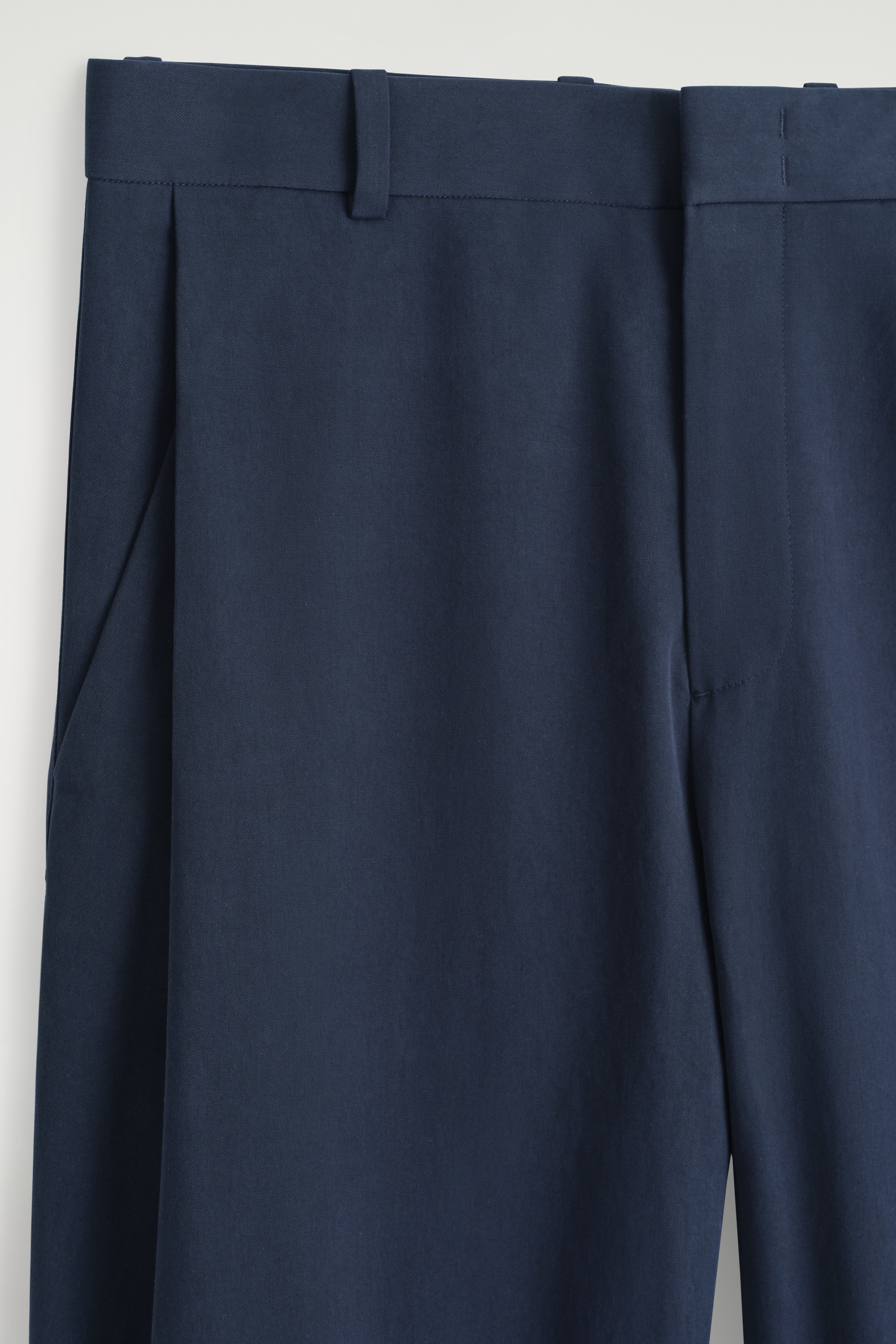 Visualizza immagine più grande: PANTALONI IN COTONE A GAMBA LARGA CON PIEGHE - BLU NAVY - UOMO | H&M IT 7