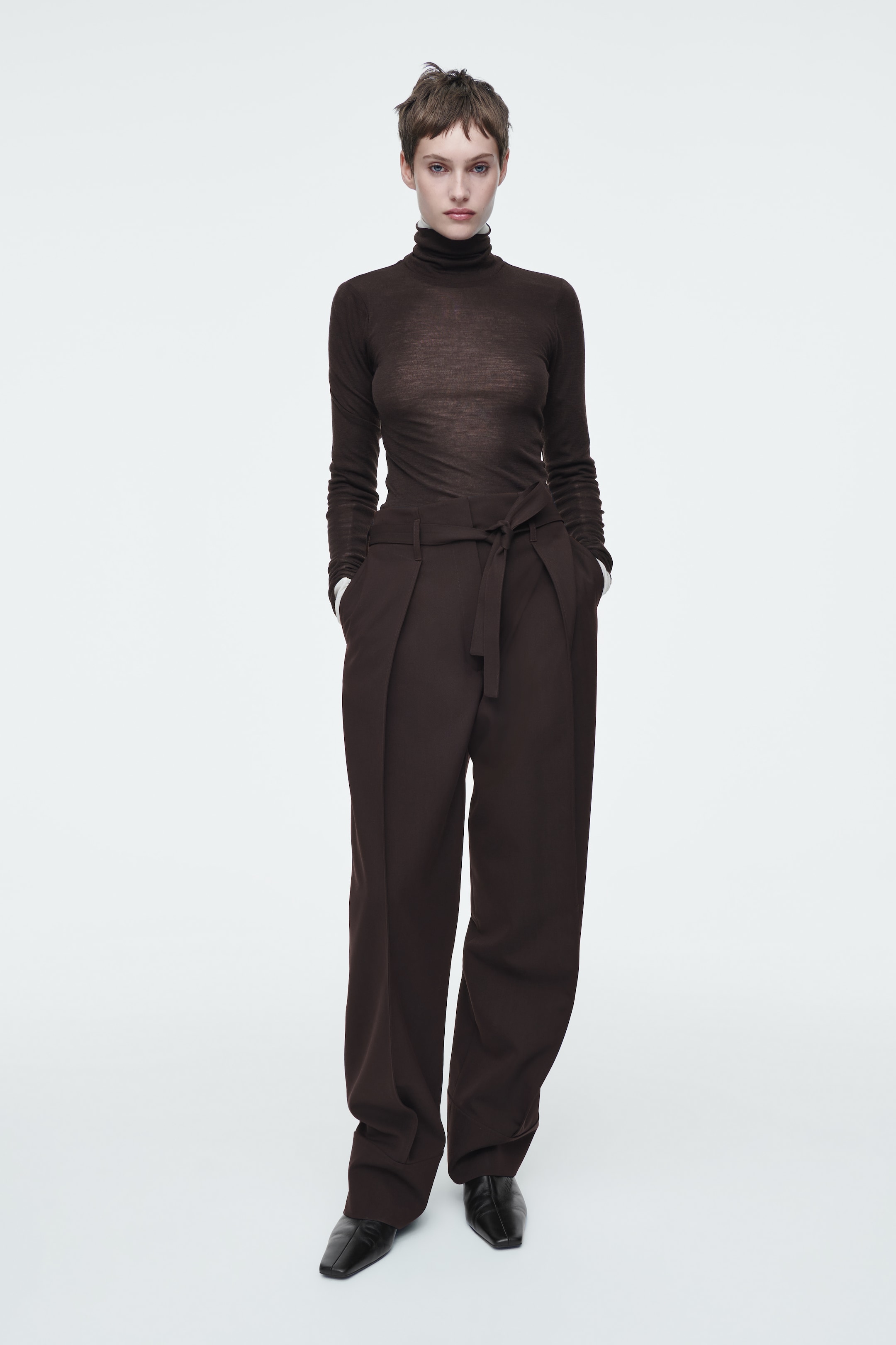 Agrandir l'image: PANTALON RETROUSSÉ LAINE MÉLANGÉE - BRUN FONCÉ - FEMME | H&M CH 1