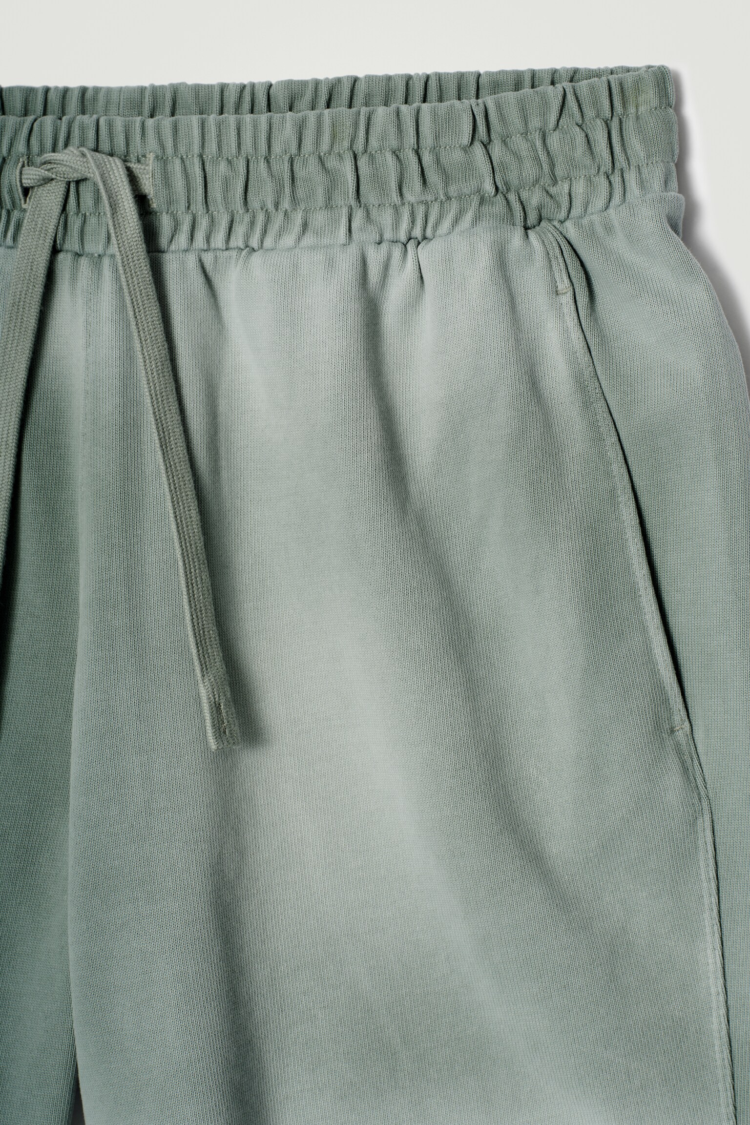 PANTALÓN CORTO DE ALGODÓN EFECTO LAVADO - VERDE/TOPO/NEGRO - 3