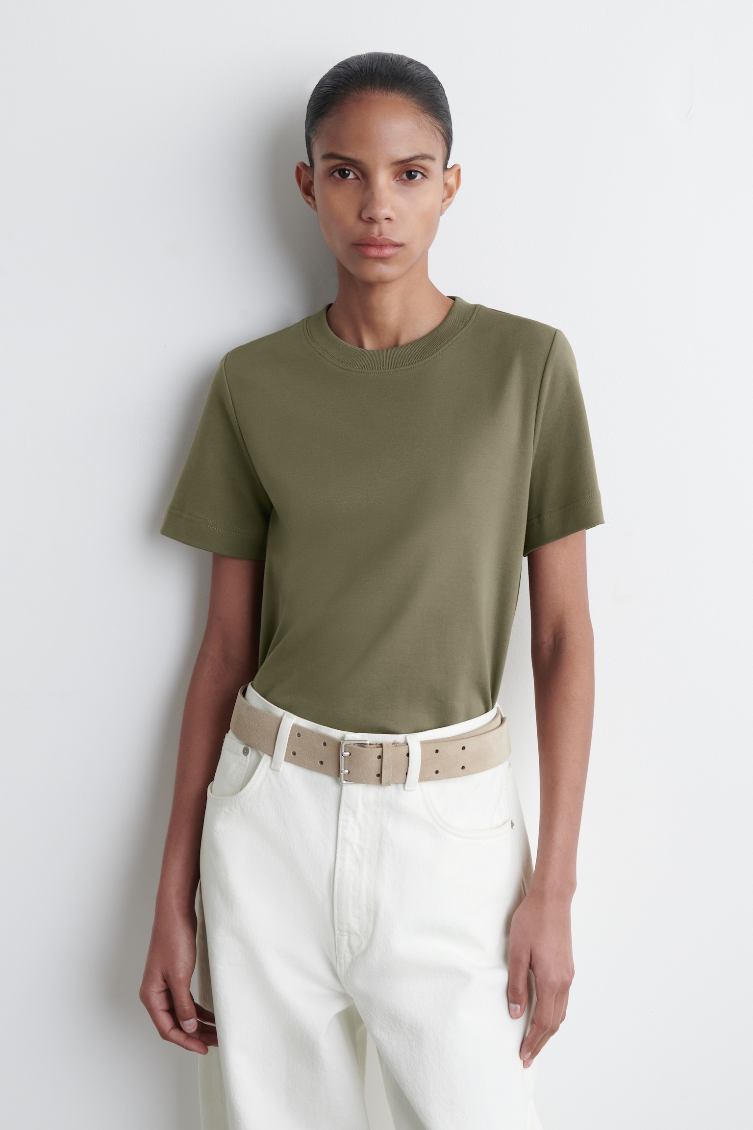 Tričko čistého střihu s klasickým střihem - KHAKI/BÍLÁ/Růžová / námořnická modř/SVĚTLÁ BÉŽOVÁ/černá/ŠEDÝ MELÍR/tmavě šedý melír/NÁMOŘNICKÁ/BÍLÁ / ČERNÁ/NÁMOŘNICKÁ / BÍLÁ / PRUHOVANÁ/ORANŽOVÁ / BÍLÁ / PRUHOVANÁ/BÍLÁ / ČERNÁ / PRUHOVANÁ/NÁMOŘNICKÁ / PRUHOVANÁ/off-white / black/KOBALTOVĚ MODRÁ/ČERVENÁ/SVĚTLE RŮŽOVÁ/TMAVĚ ČERVENÁ/BLUE/TMAVĚ HNĚDÁ/ČERNÁ / ZELENÁ / PRUHOVANÁ - 1