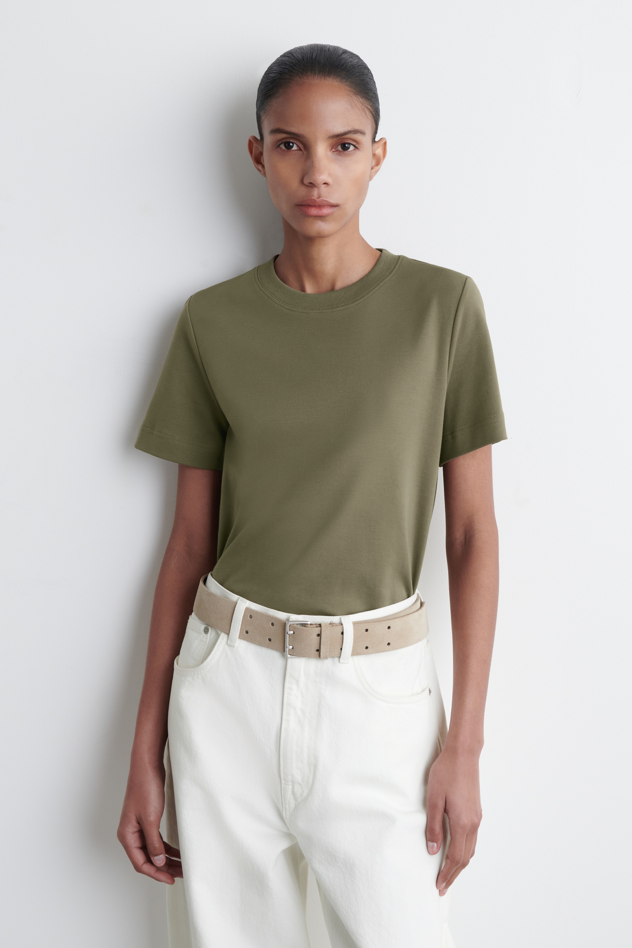 Visualizza immagine più grande: T-SHIRT LINEARE DAL TAGLIO REGOLARE - KAKI - DONNA | H&M IT 1