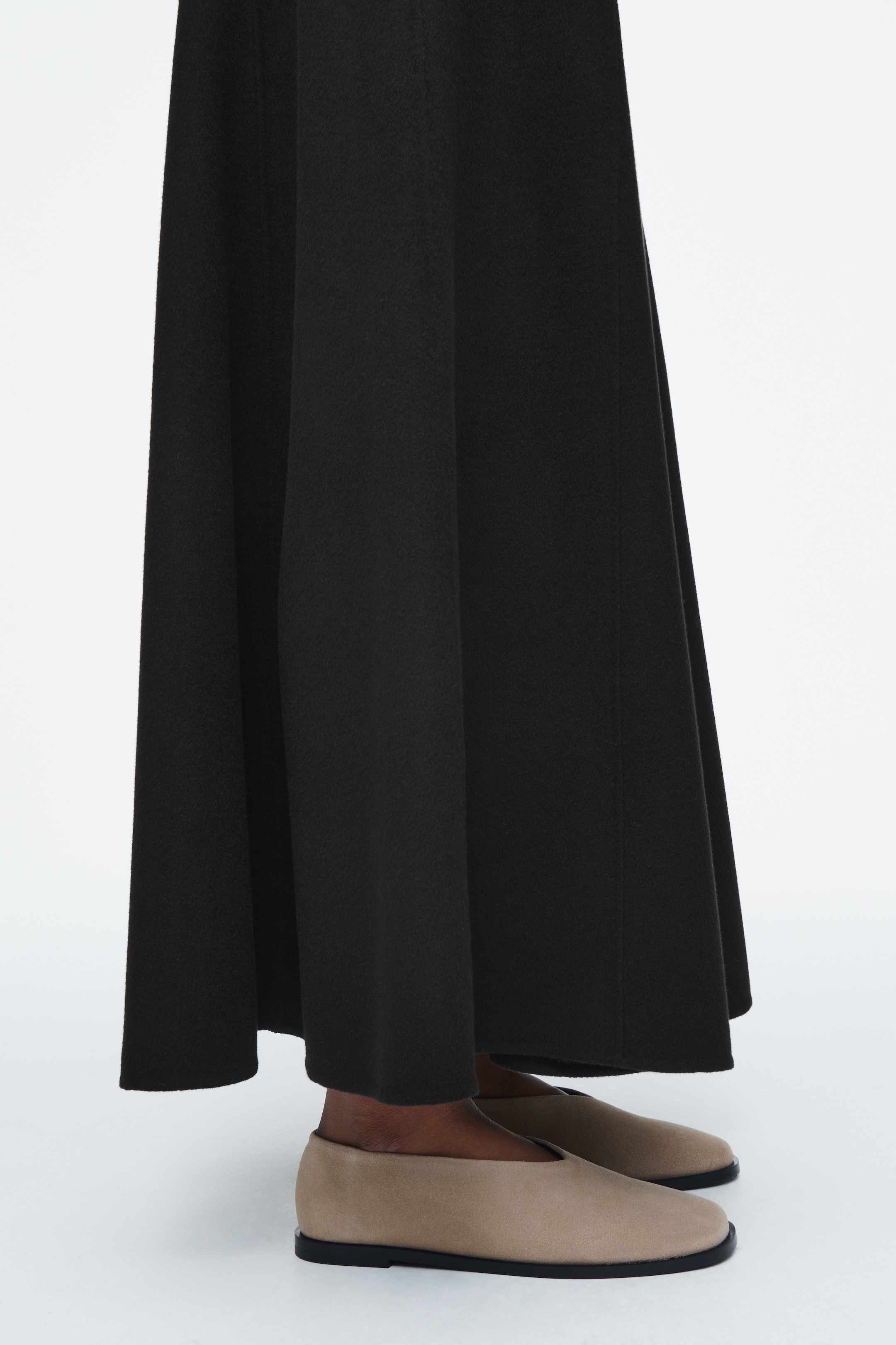 Nagyobb kép megtekintése: VELÚR BALERINA - BÉZS - NŐI | H&M HU 2