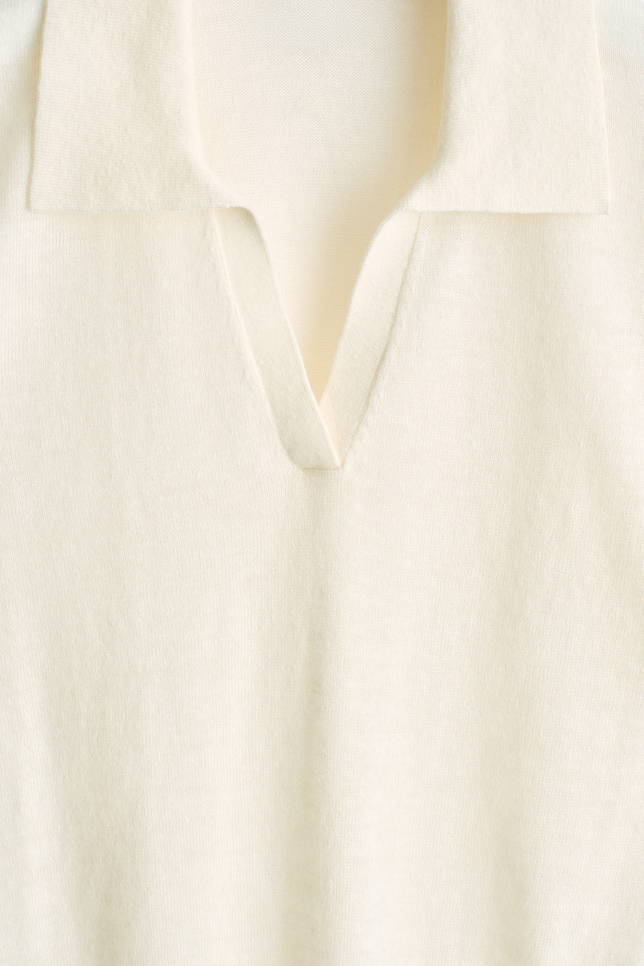 KNITTED LINEN-MERINO POLO SHIRT — CREAM