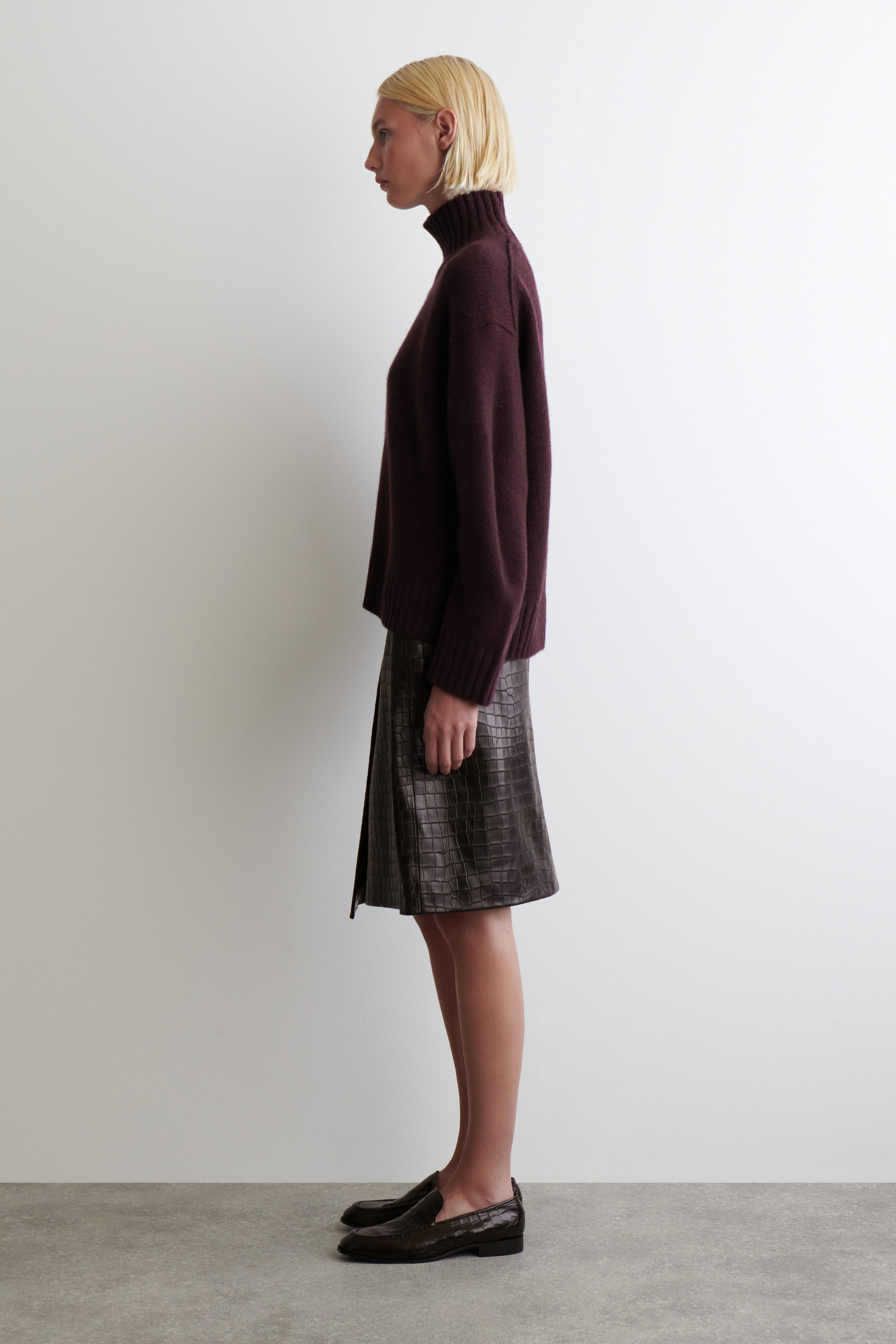 CASHMERE HIGH-NECK SWEATER