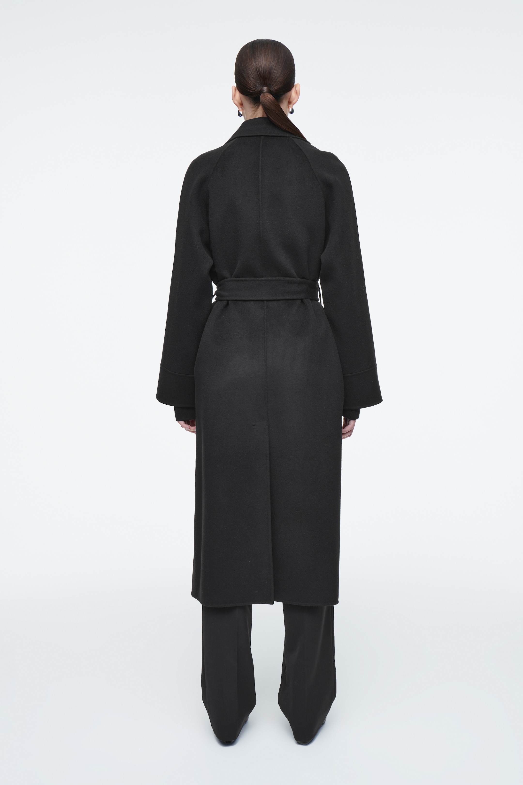 Grösseres Bild ansehen: MANTEL AUS DOUBLEFACE-WOLLE MIT GÜRTEL - SCHWARZ - DAMEN | H&M CH 5