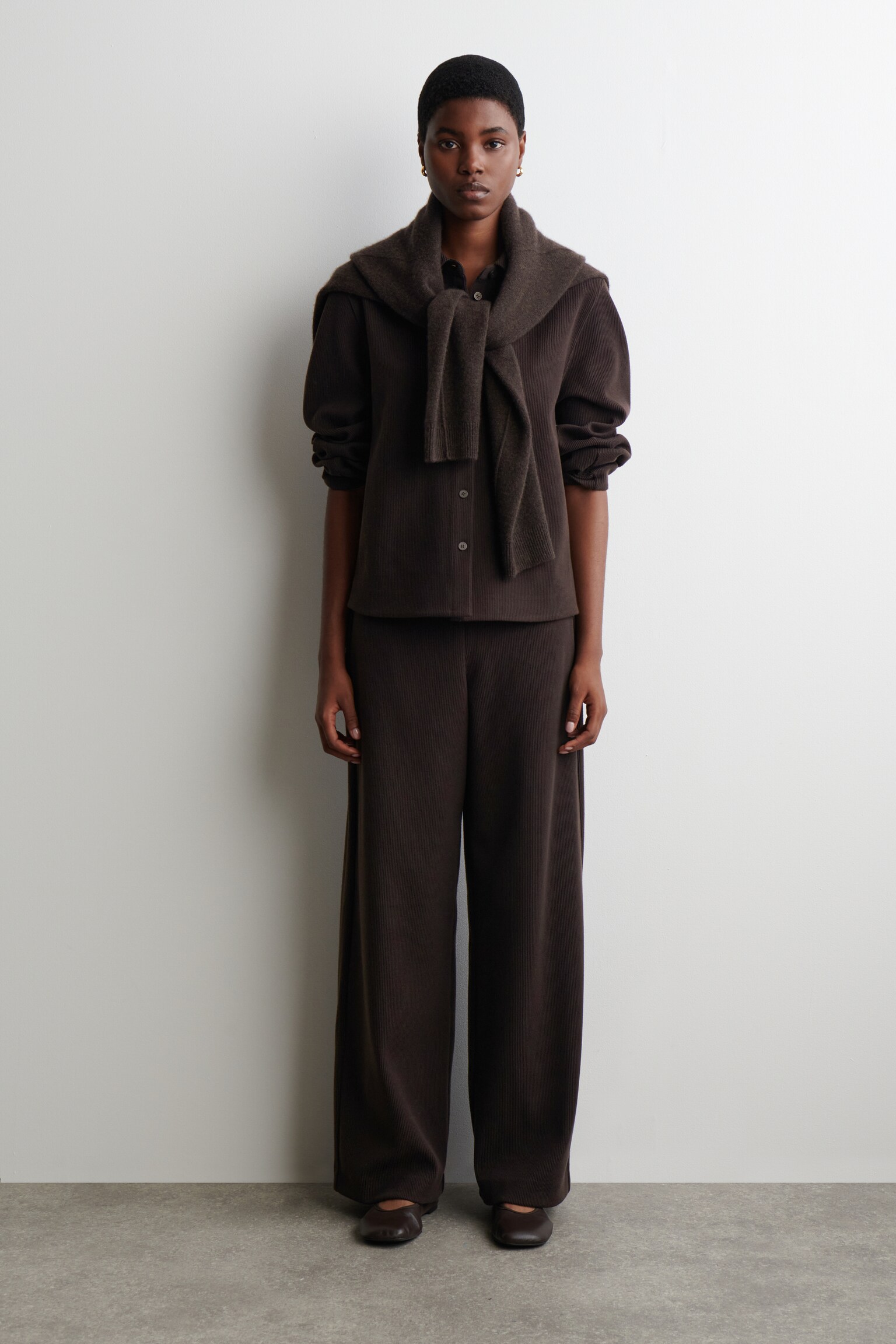 PANTALON LARGE EN VELOURS CÔTELÉ - BRUN FONCÉ
