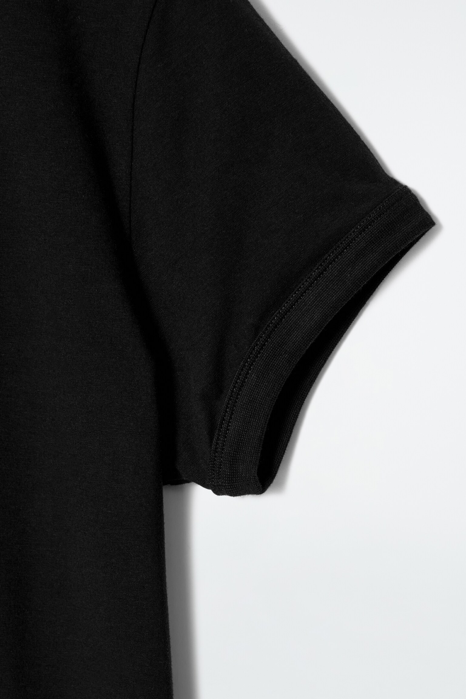 CAMISETA CON RIBETES EN CONTRASTE - NEGRO/BLANCO/RAYAS/BLANCO/MARRÓN/AZUL MARINO/BLANCO - 5