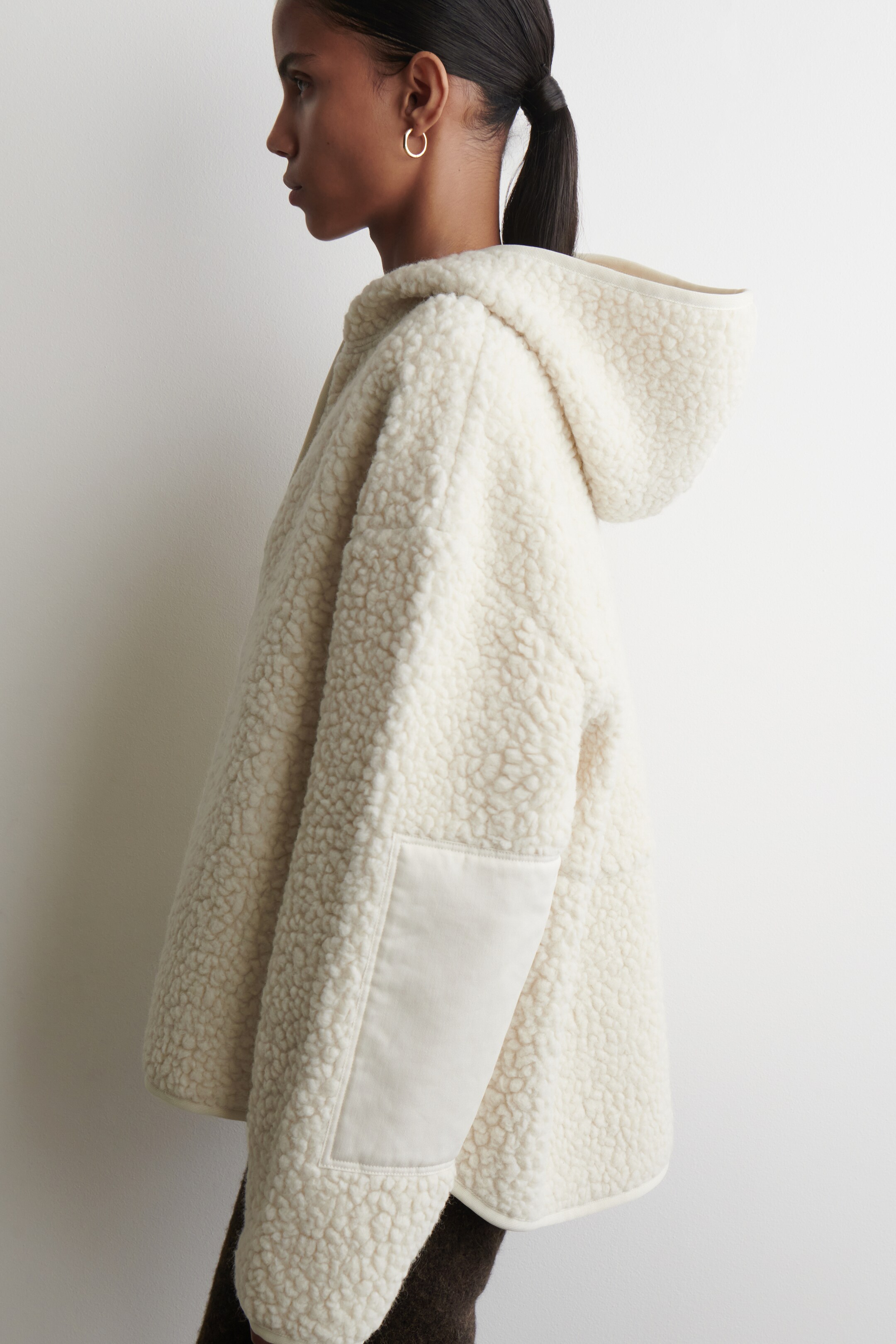 Agrandir l'image: VESTE TEDDY À CAPUCHE - CRÈME - FEMME | H&M BE 4