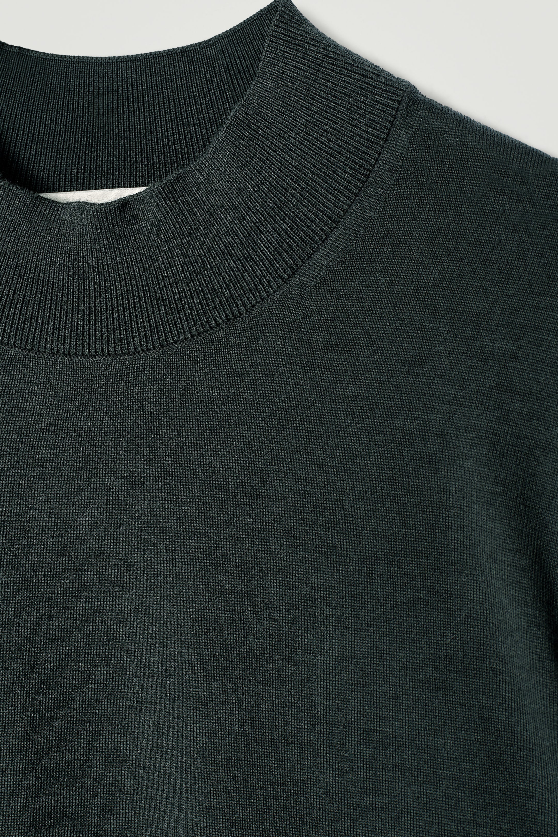 SLIM MERINO WOOL MOCK-NECK SWEATER