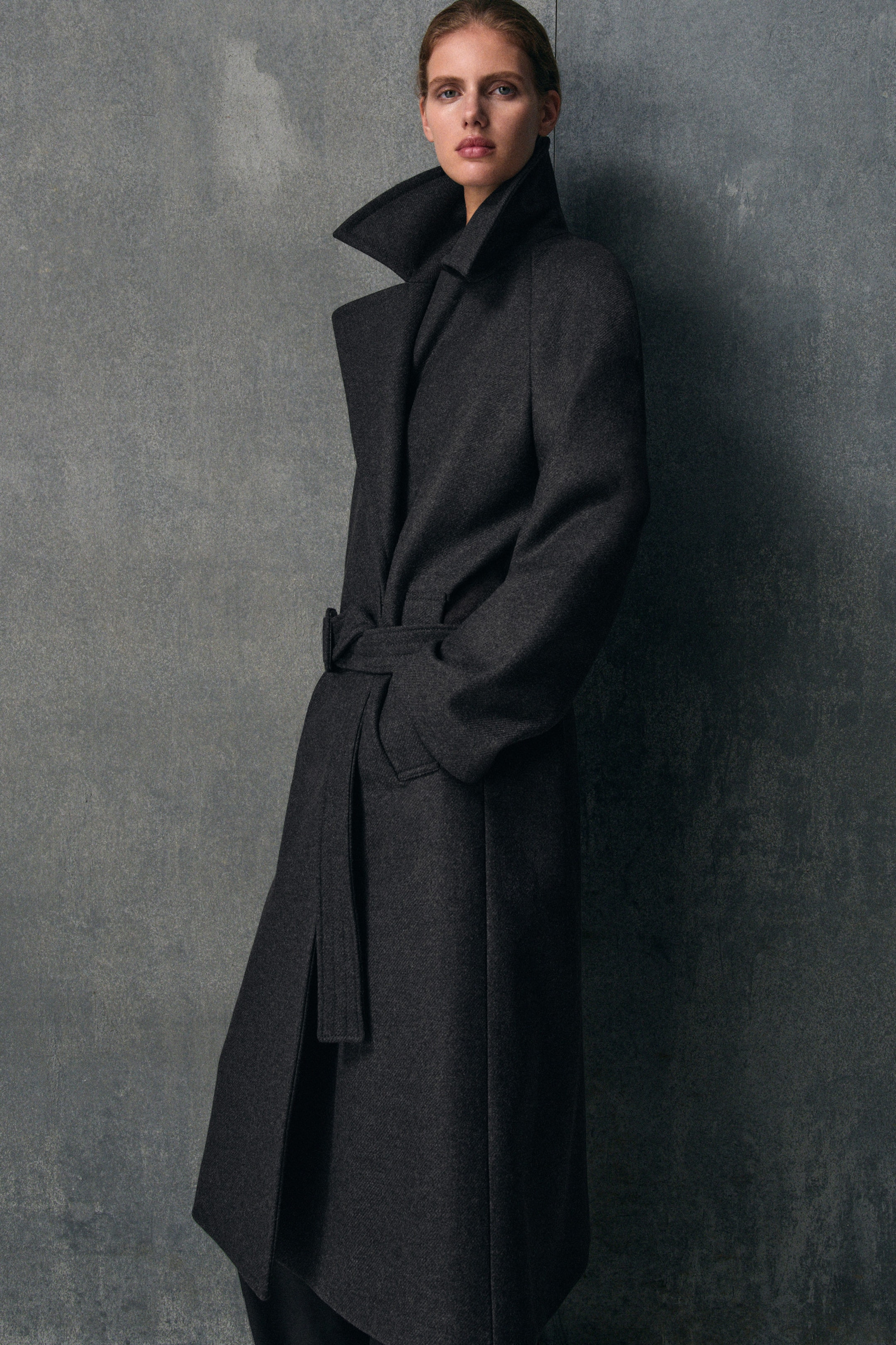 MANTEAU TAILLEUR CEINTURÉ EN SERGÉ DE LAINE