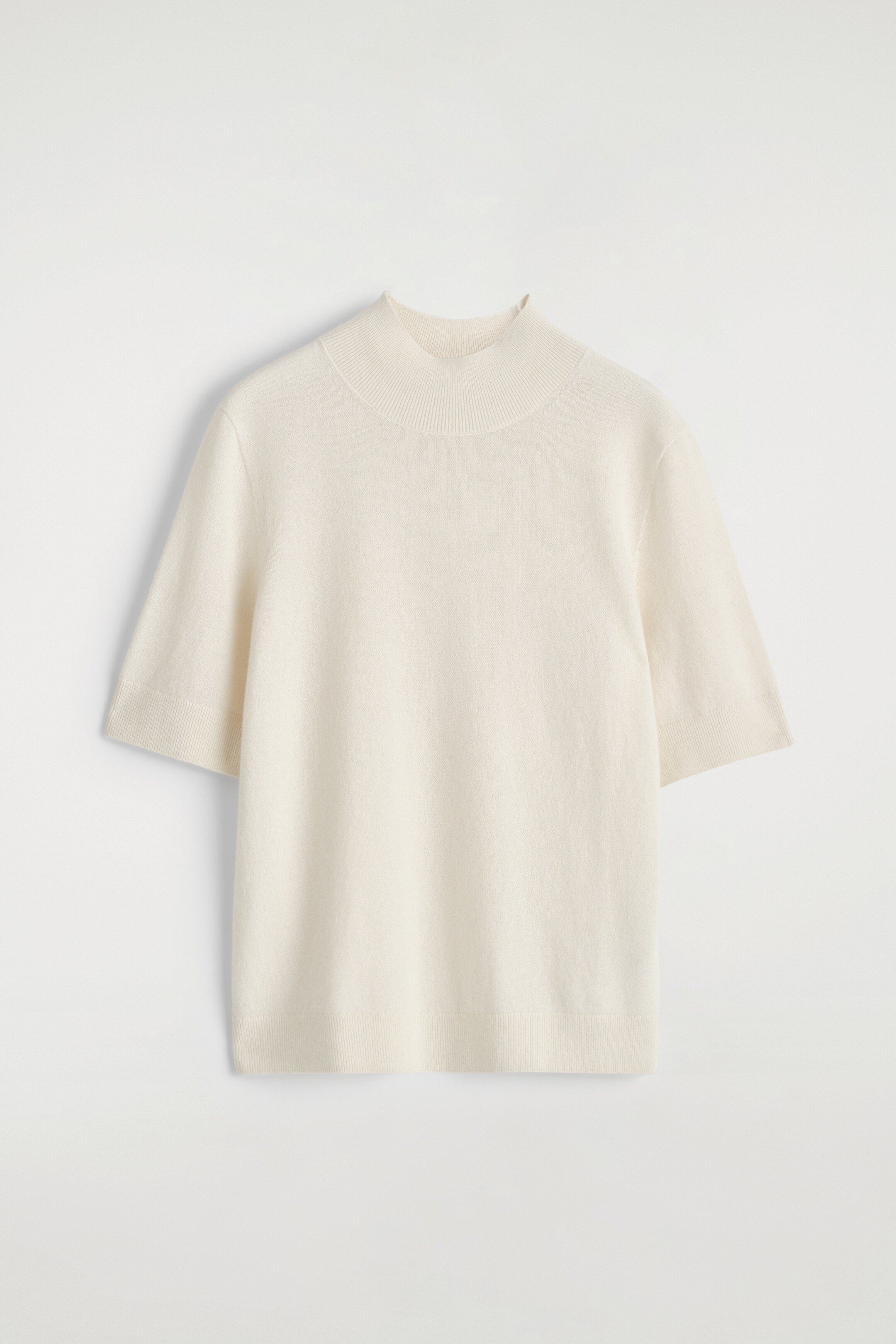 Преглед на по-голямо изображение: CASHMERE MOCK-NECK T-SHIRT - КРЕМАВО - ЖЕНИ | H&M BG 7