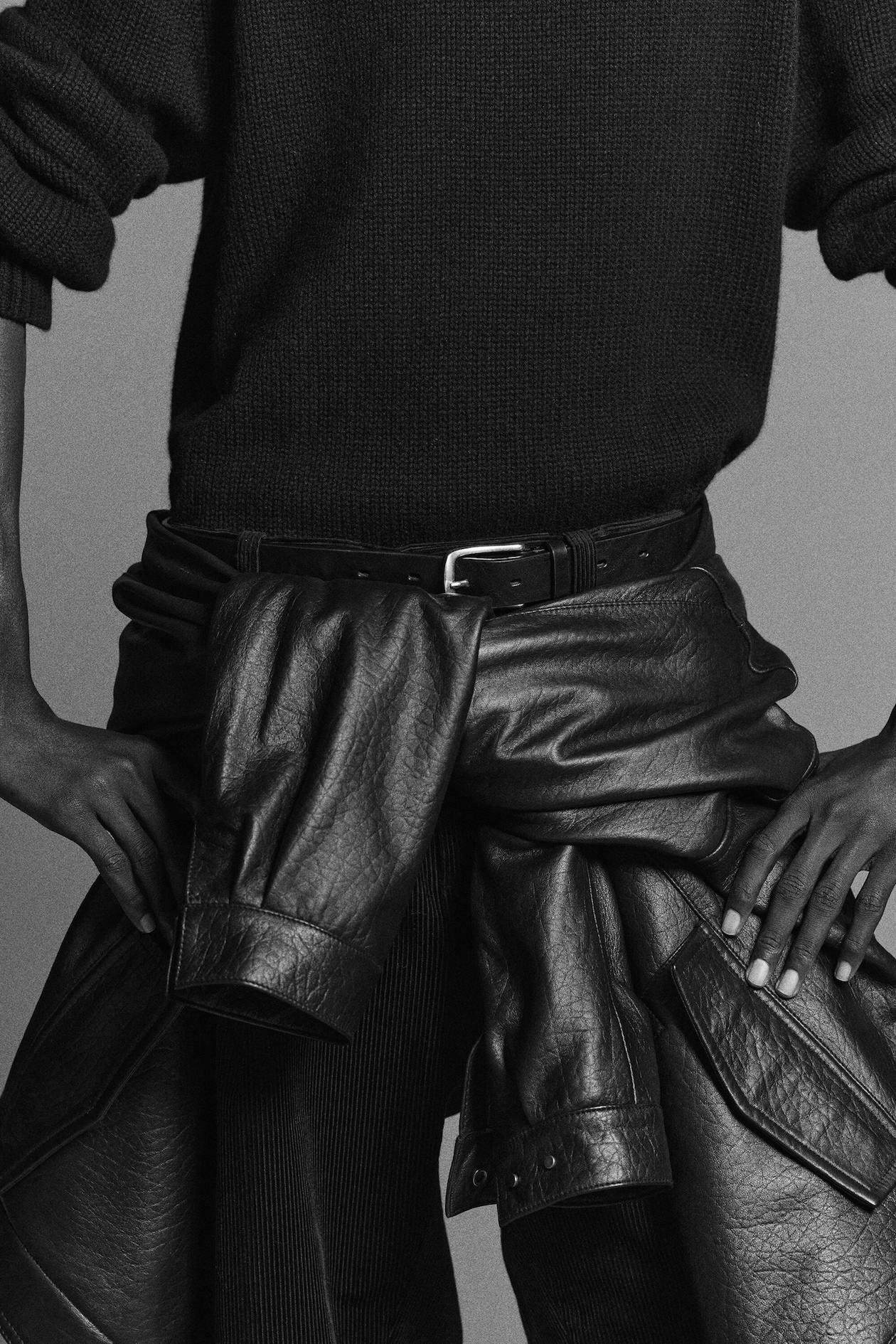CHUNKY CASHMERE SWEATER — BLACK
