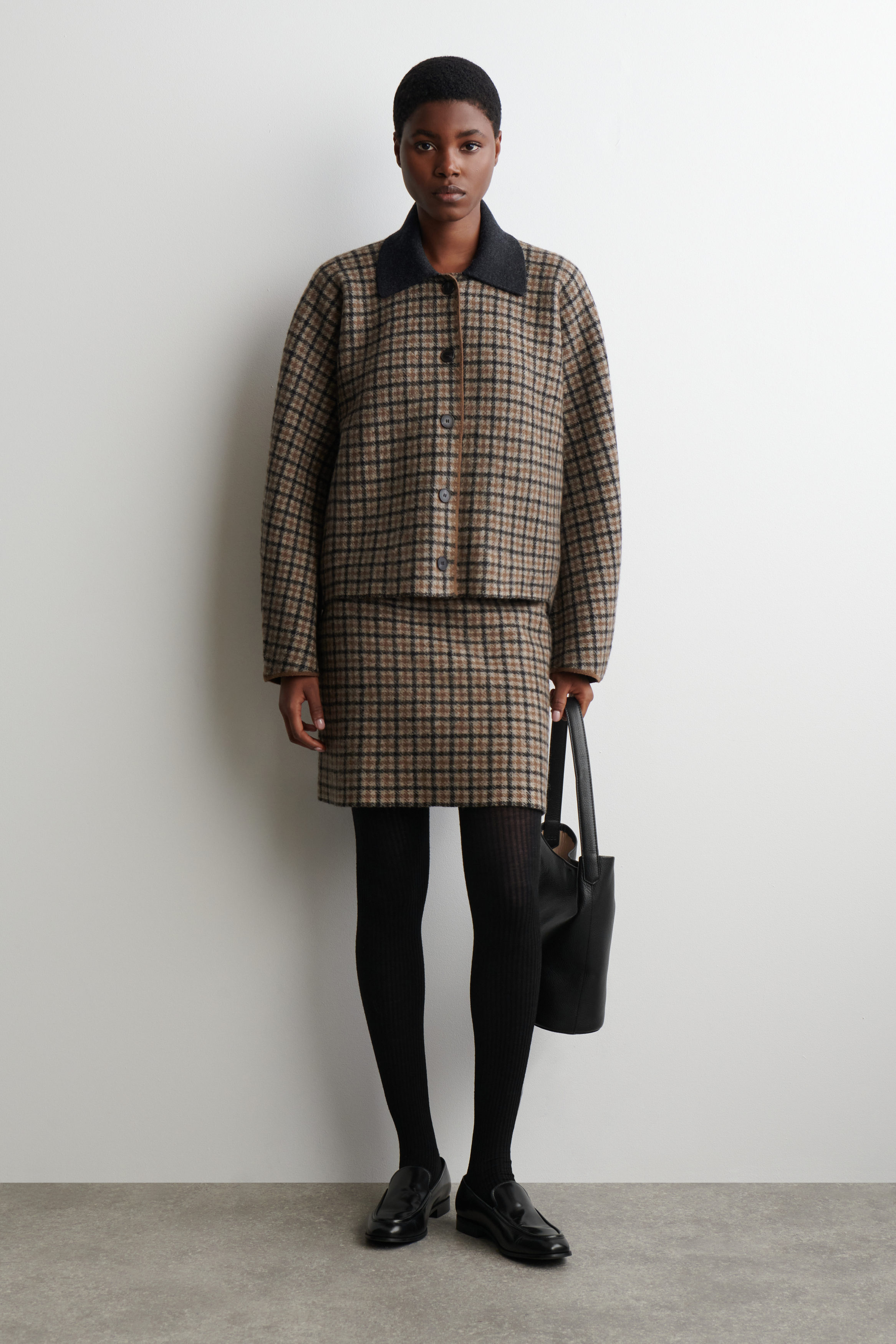 33000円　PANパン　wool tights カーキ RIBBED MERINO WOOL TIGHTS - BLACK | COS