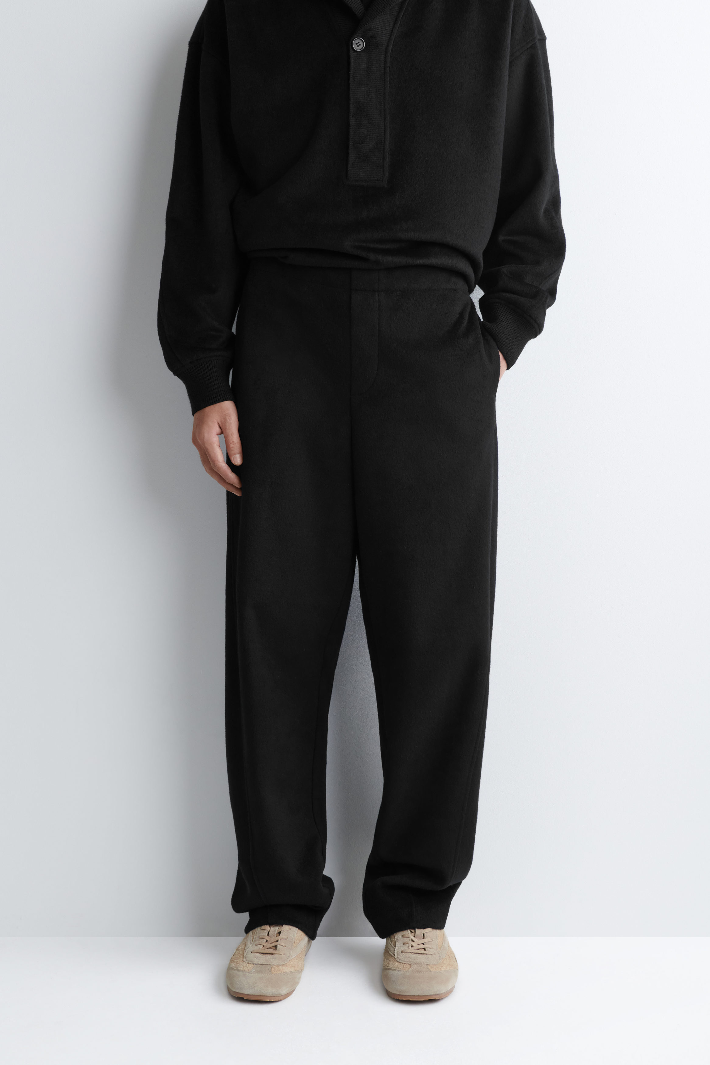 WOOL-BLEND BARREL-LEG PANTS - thumbnail 2