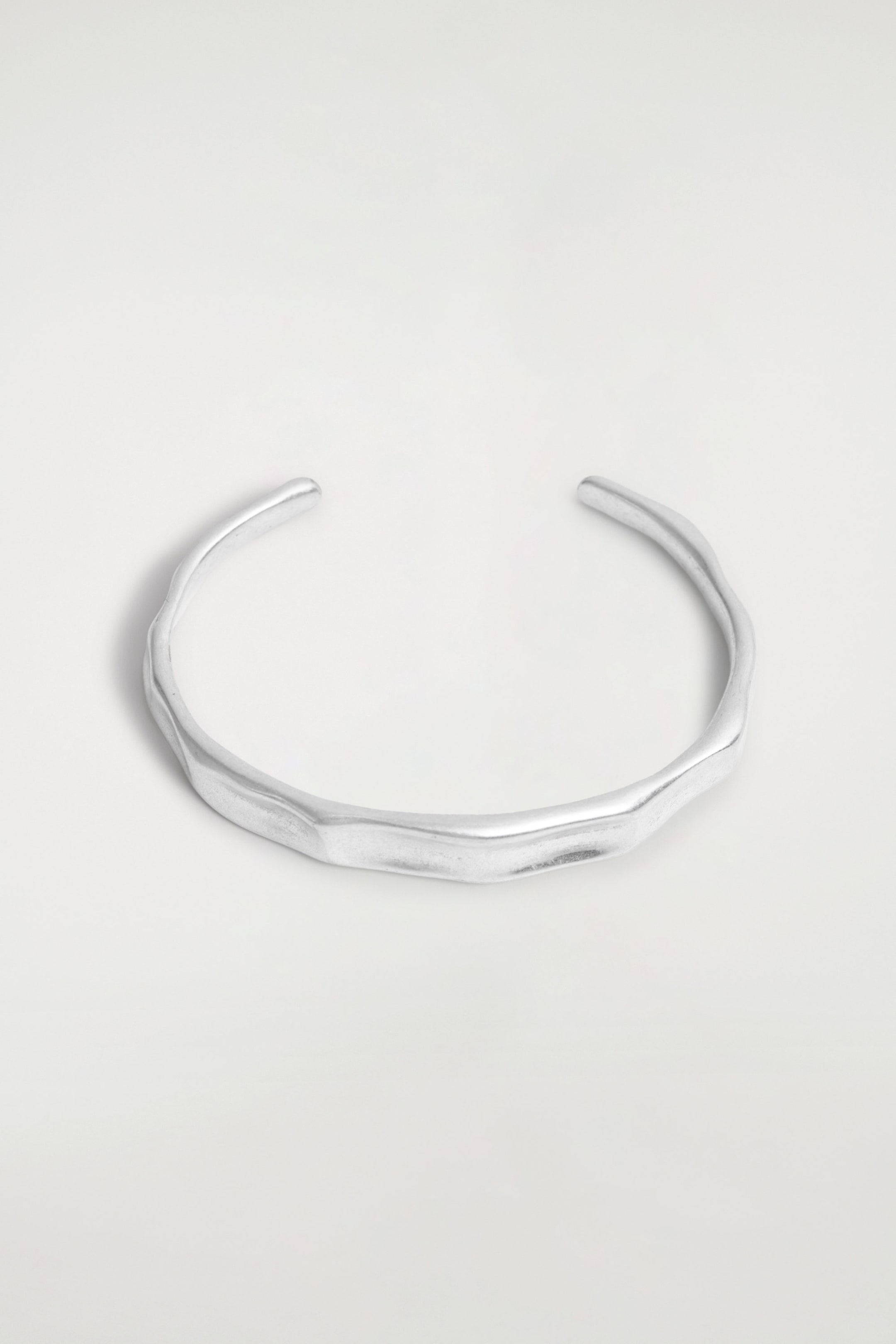 HAMMERED CUFF