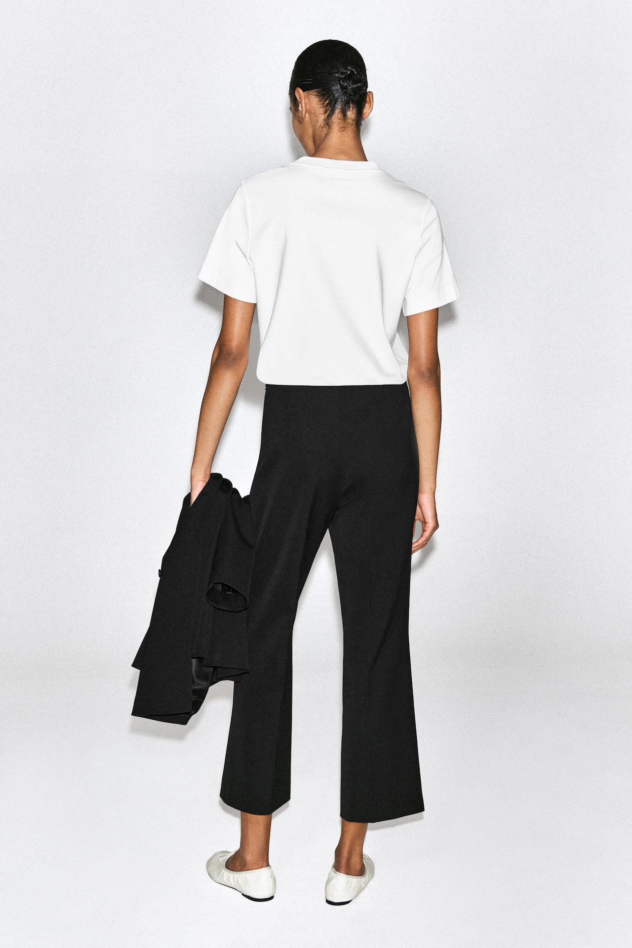 CROPPED FLARED PANTS — BLACK