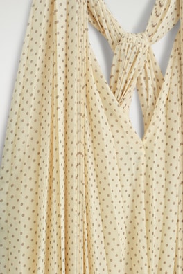 TIE-DETAIL PLEATED GEORGETTE MAXI DRESS — BUTTERMILK / POLKA DOT 5