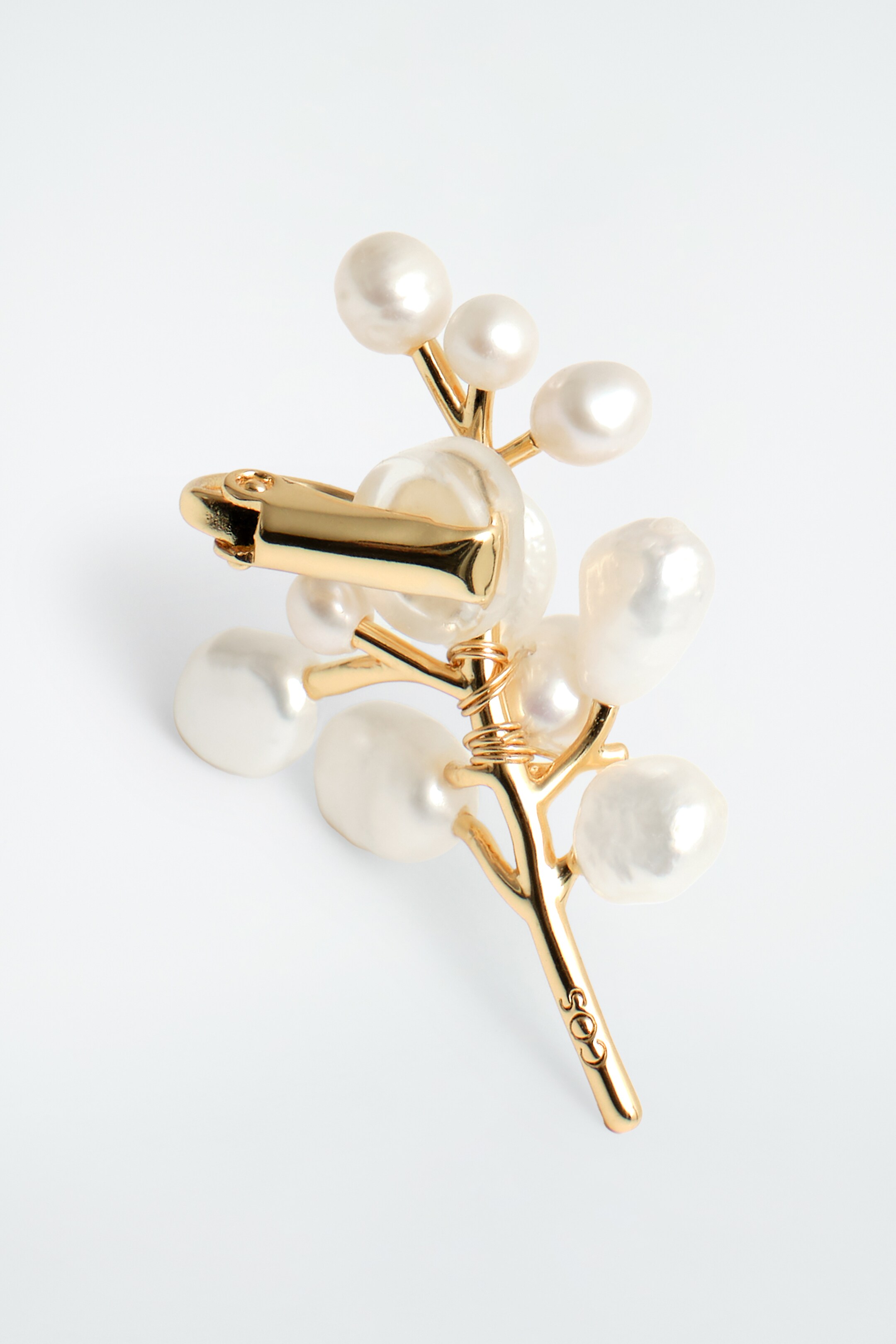 View larger image: MISMATCHED FRESHWATER PEARL CLIP-ON EARRINGS - GOLD / PEARL - Ladies | H&M GB 5