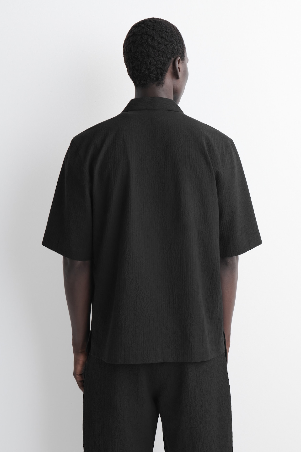 SEERSUCKER RESORT SHIRT — BLACK
