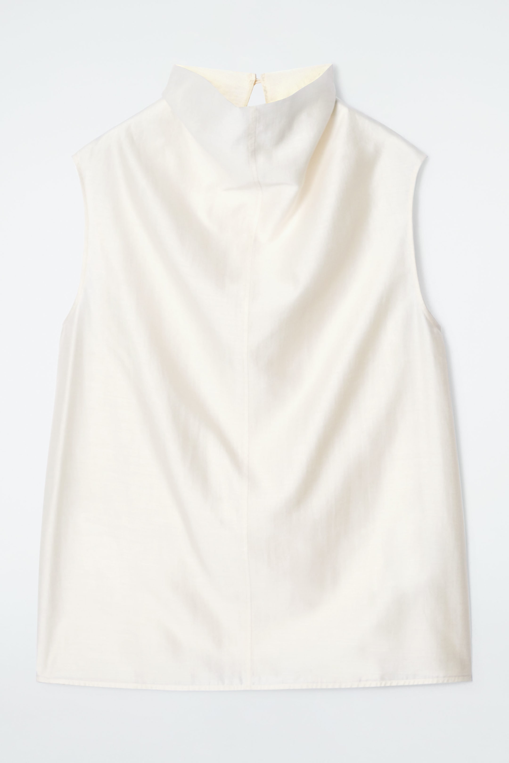 FUNNEL-NECK SLEEVELESS BLOUSE
