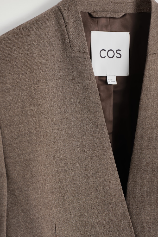 COLLARLESS WOOL-BLEND BLAZER — BROWN