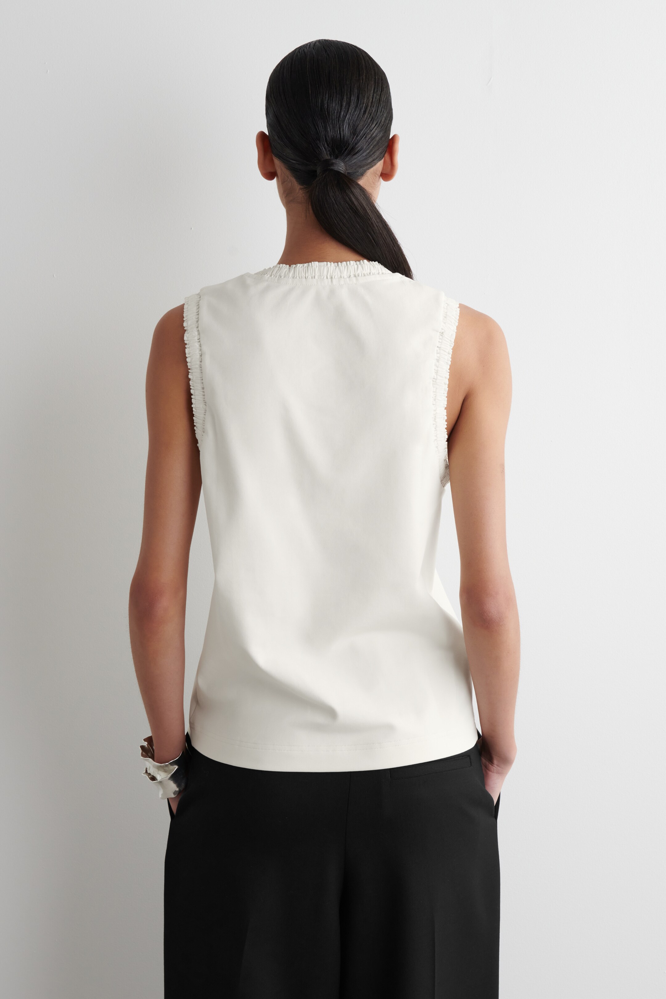 Visualizza immagine più grande: CANOTTA IN COTONE CON DETTAGLI ARRICCIATI - ÉCRU - DONNA | H&M IT 4