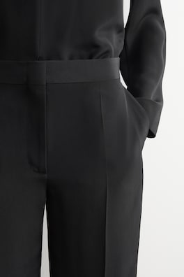 TAILORED SILK SHORTS — CARBON 2