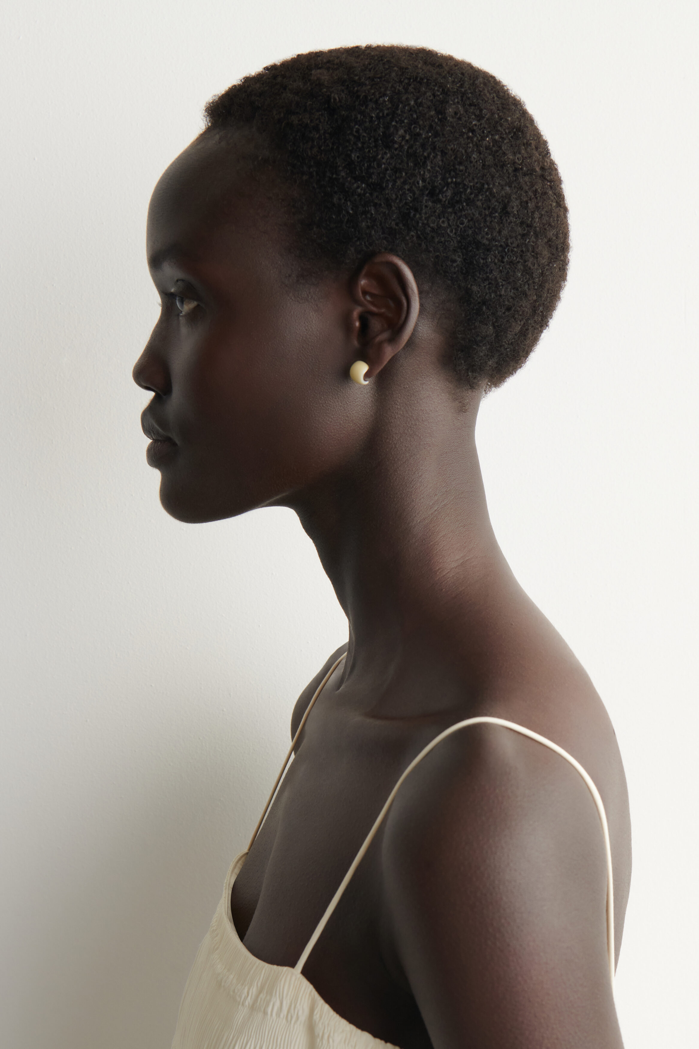 MINI HALF-HOOP EARRINGS - thumbnail 2