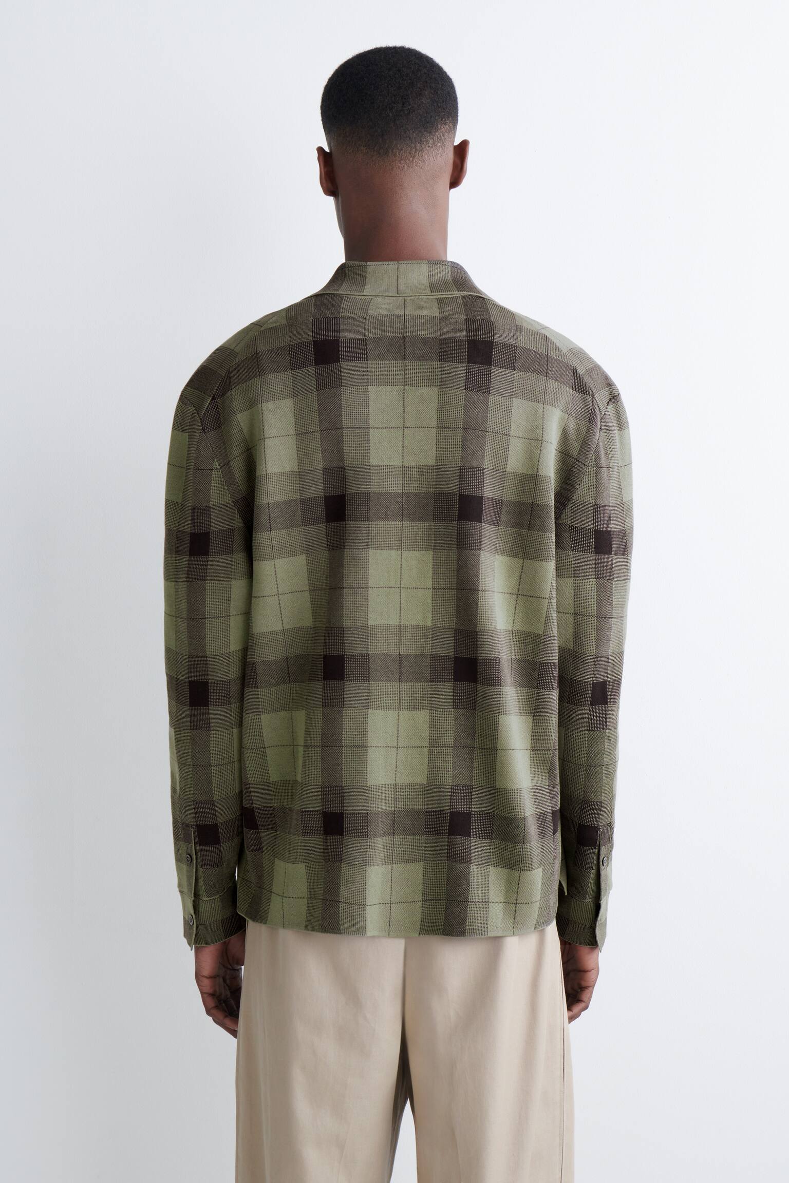 LEDIG SKJORTA I BOMULLSJERSEY - KHAKI / RUTIG/MARINBLÅ / RUTIG - 6