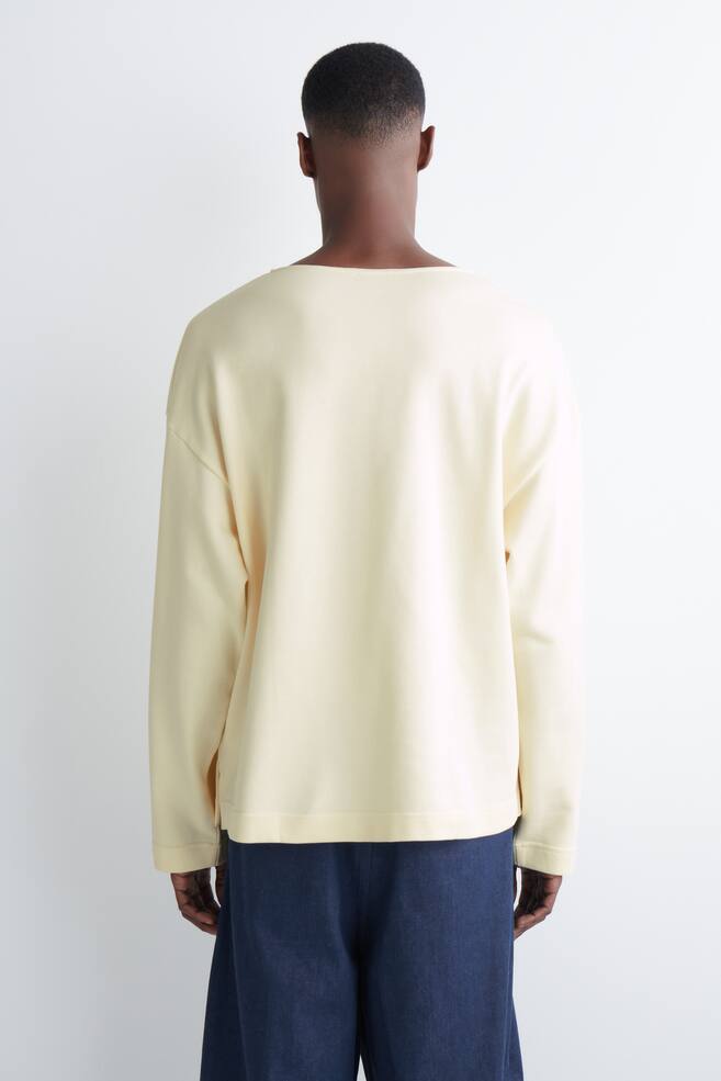 OVERSIZED-SWEATSHIRT MIT U-BOOT-AUSSCHNITT-HELLGELB - 4