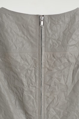 TEXTURED-LEATHER SHIFT DRESS — DOVE GRAY 6