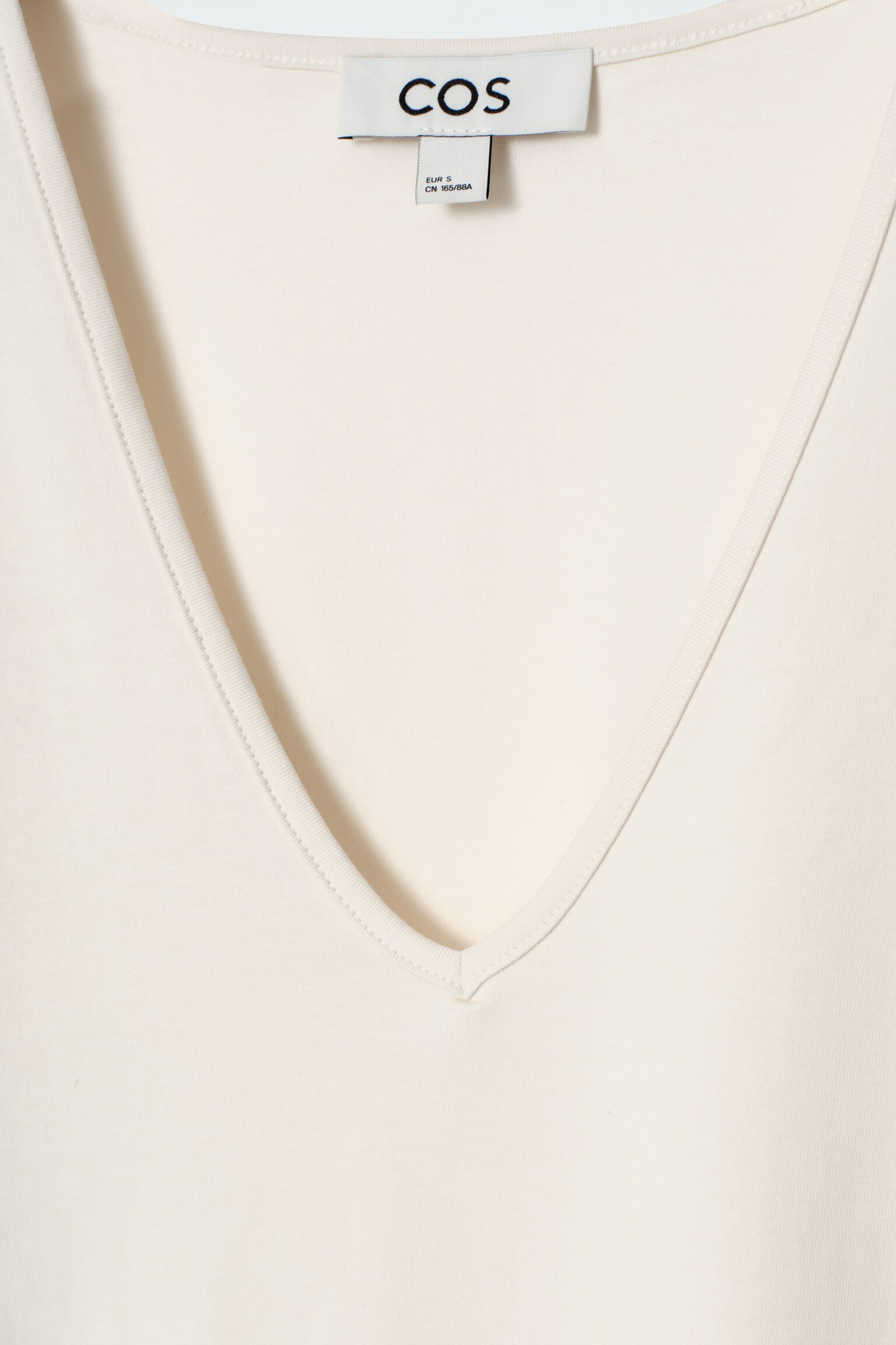 CAMISETA DE ALGODÓN CON CUELLO DE PICO - CRUDO - 6