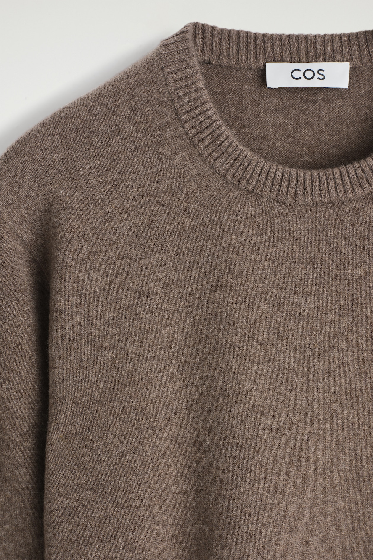 SEAMLESS PURE CASHMERE CREW-NECK SWEATER — DARK UNDYED