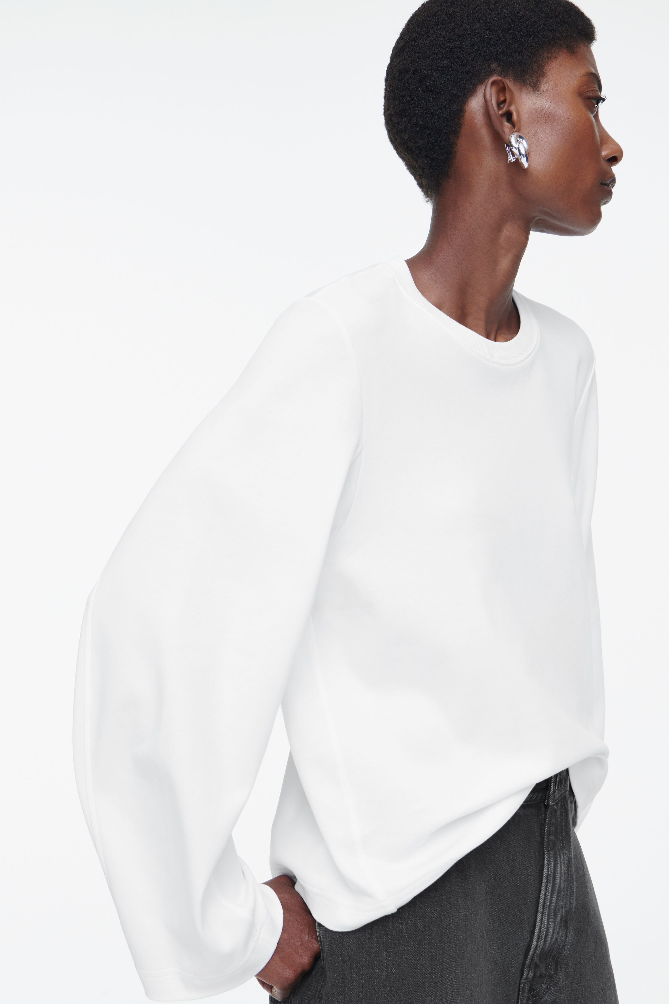 ★COOR★ Compact Cotton Long Sleeve T-Shirt White CXE2TS04V- REGULAR LONG-SLEEVED T-SHIRT - WHITE | COS