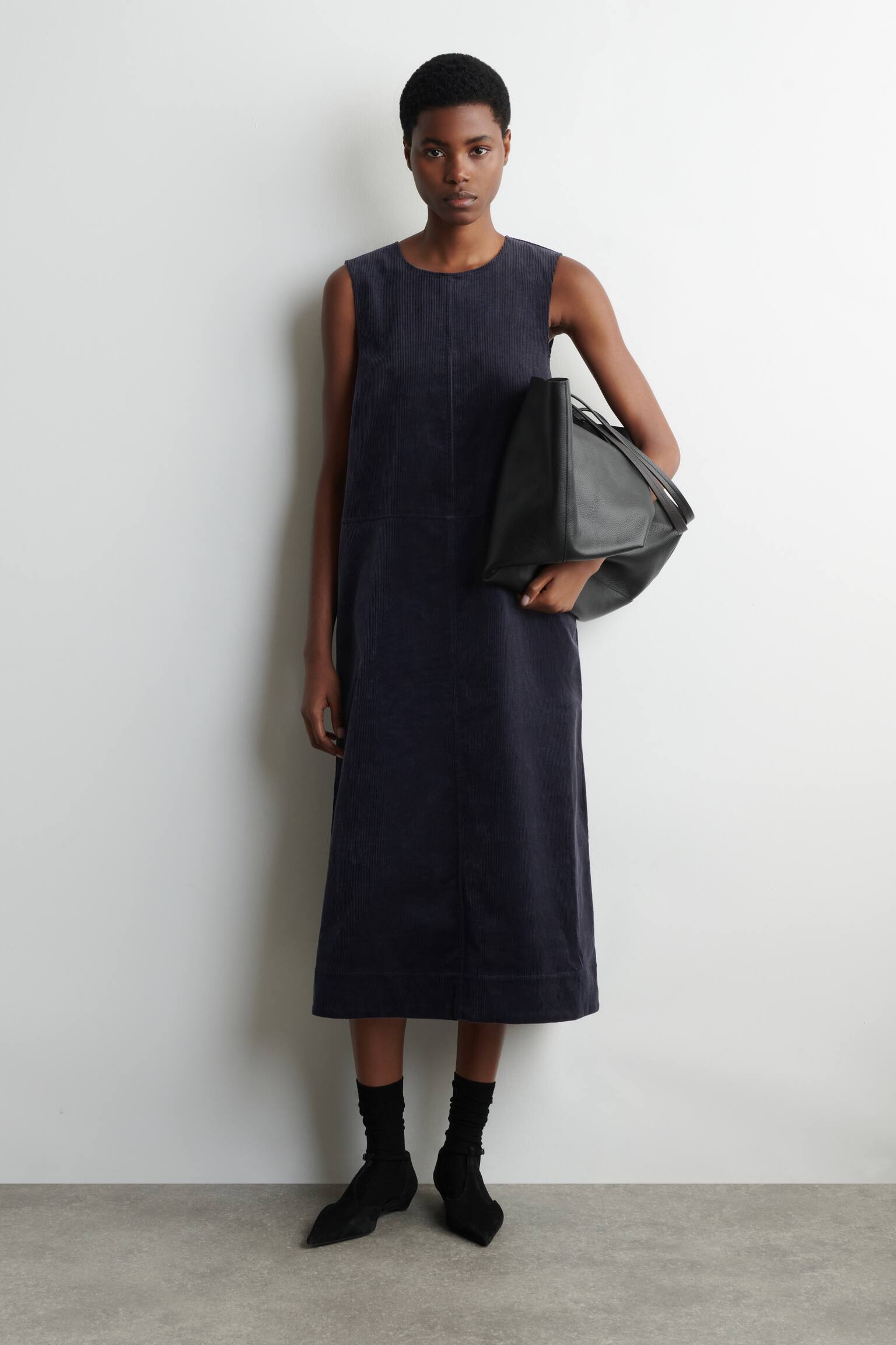 שמלת קורדרוי מידי בגזרת A - כחול נייבי - 2