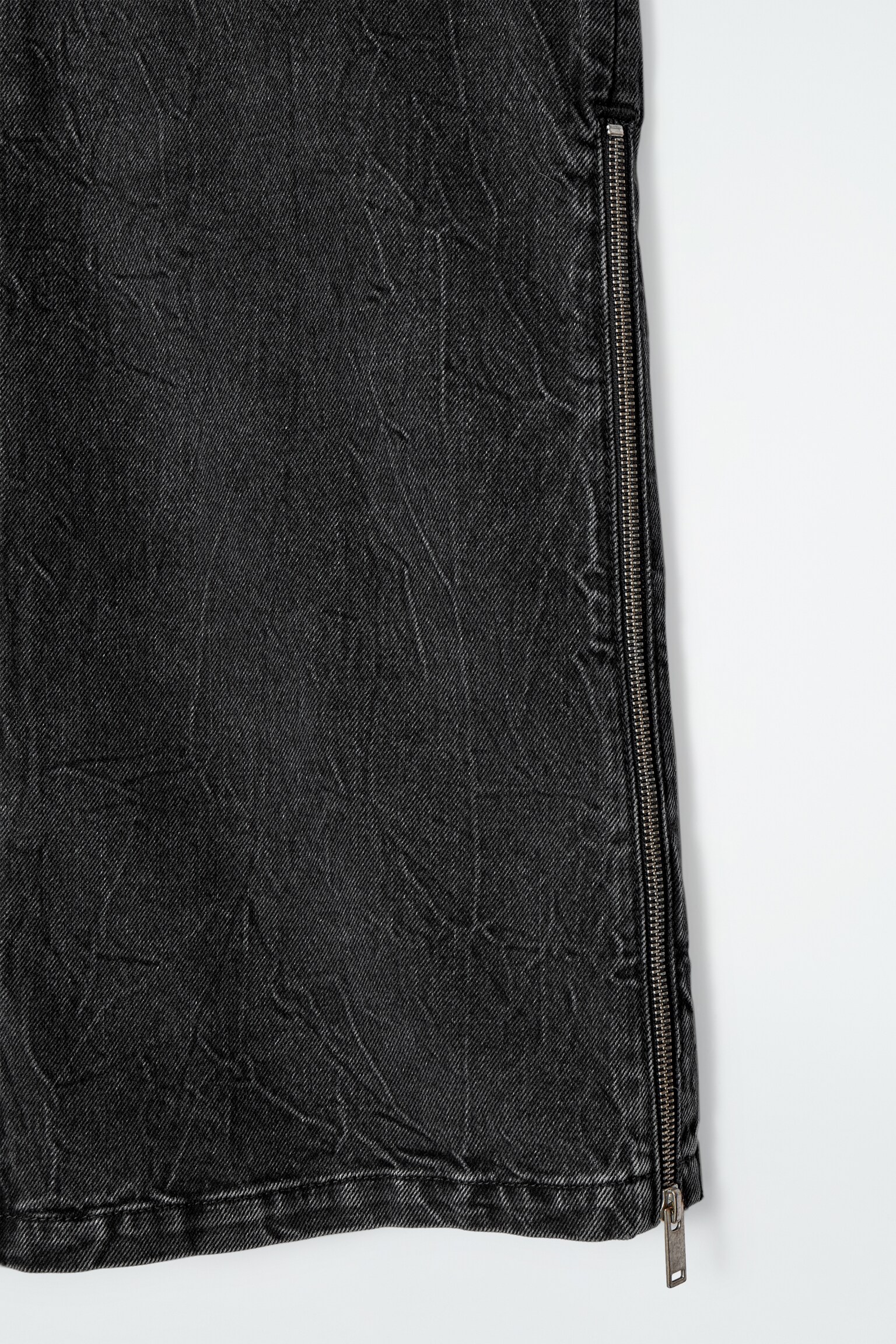 SLEEVELESS ZIP-UP DENIM TOP - CRINKLED BLACK - 2