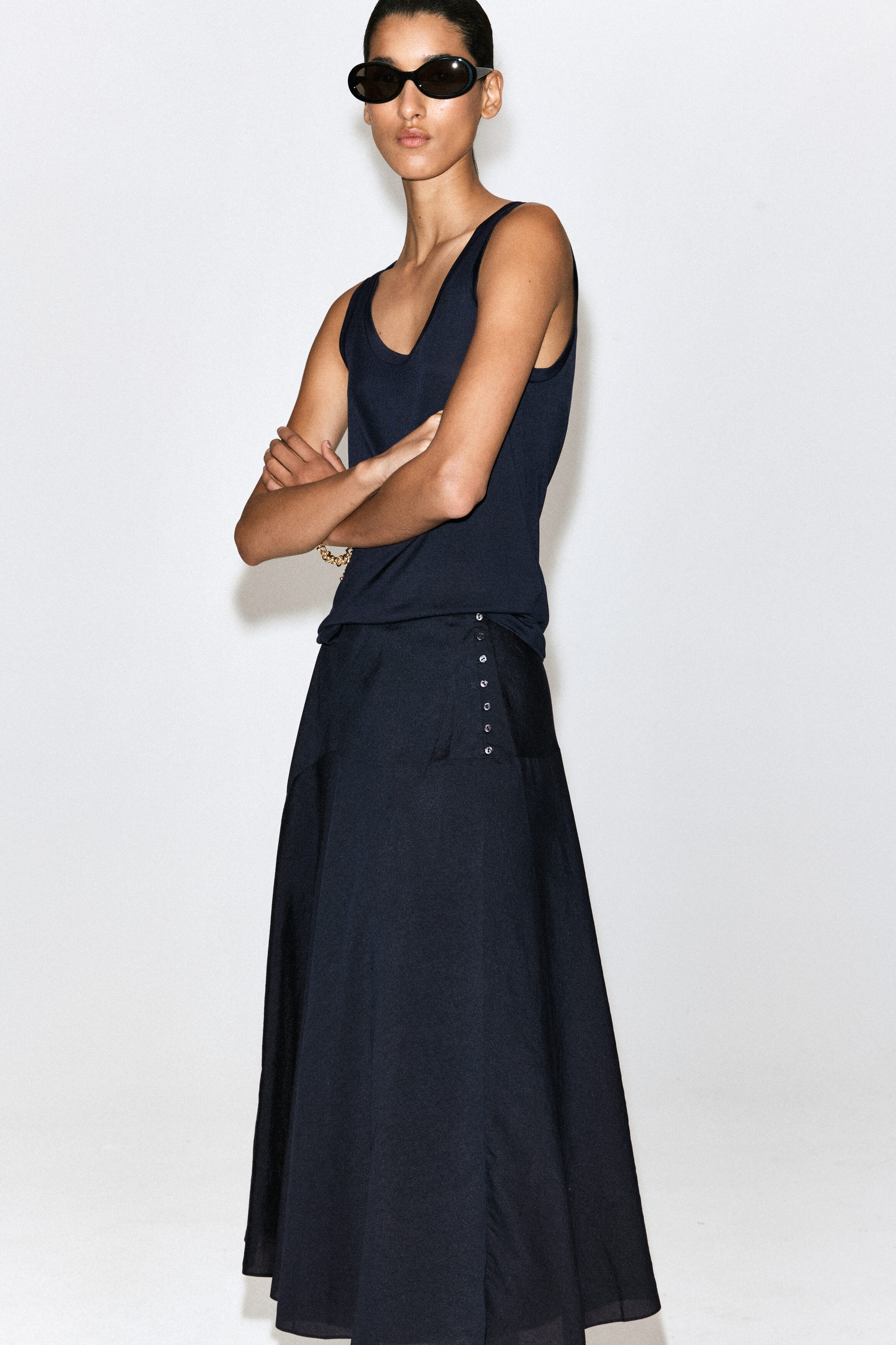 BUTTON-DETAIL FLUID MIDI SKIRT - thumbnail 3