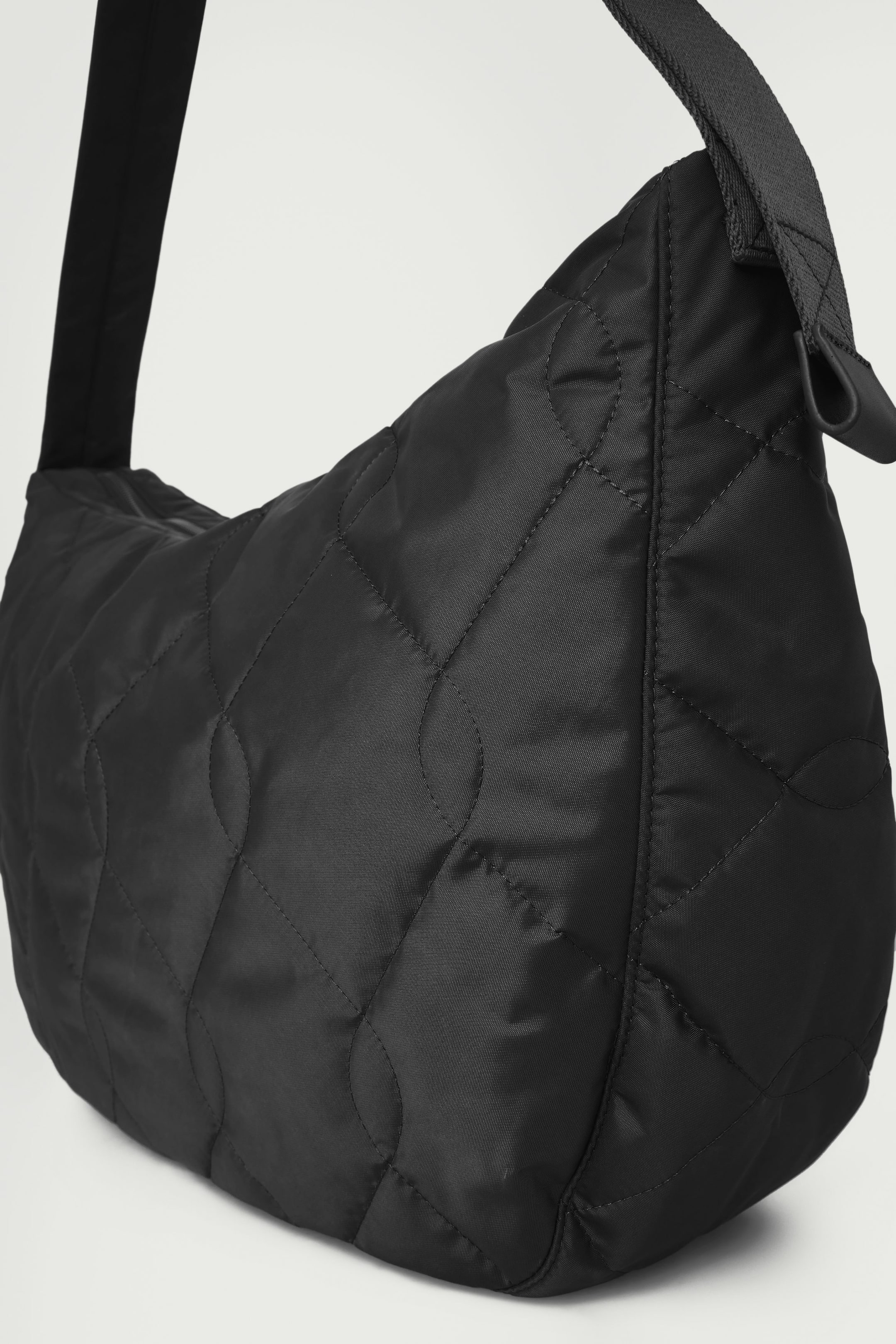 QUILTED CROSSBODY MESSENGER BAG NYLON