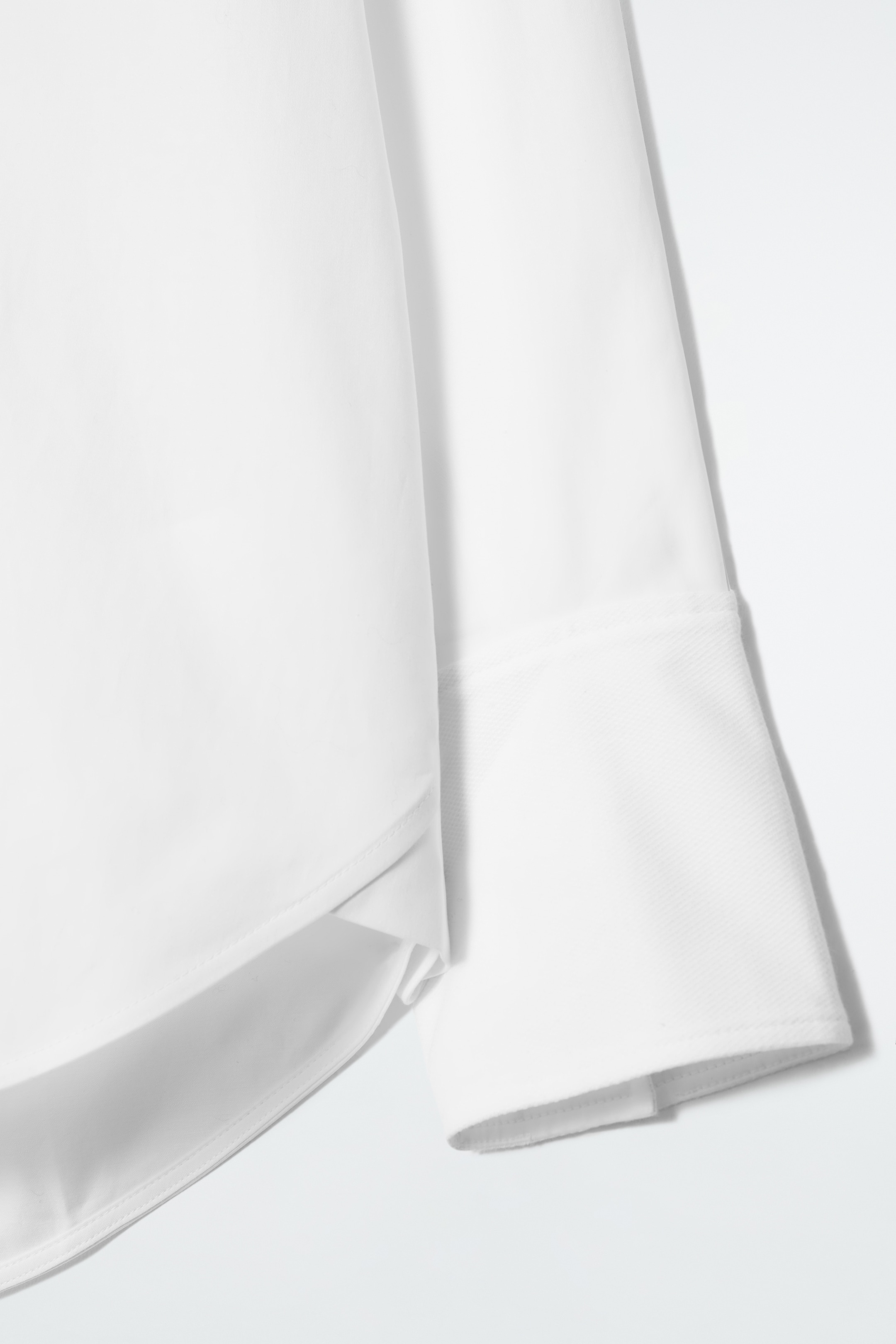 Grotere afbeelding bekijken: RELAXED COTTON TUXEDO SHIRT - WHITE - DAMES | H&M NL 9