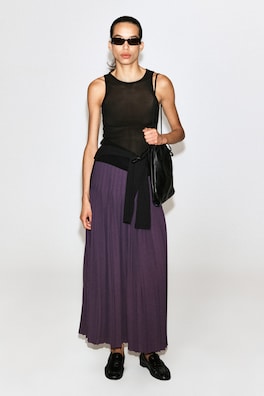 PLEATED CREPE MIDI SKIRT — PLUM 1