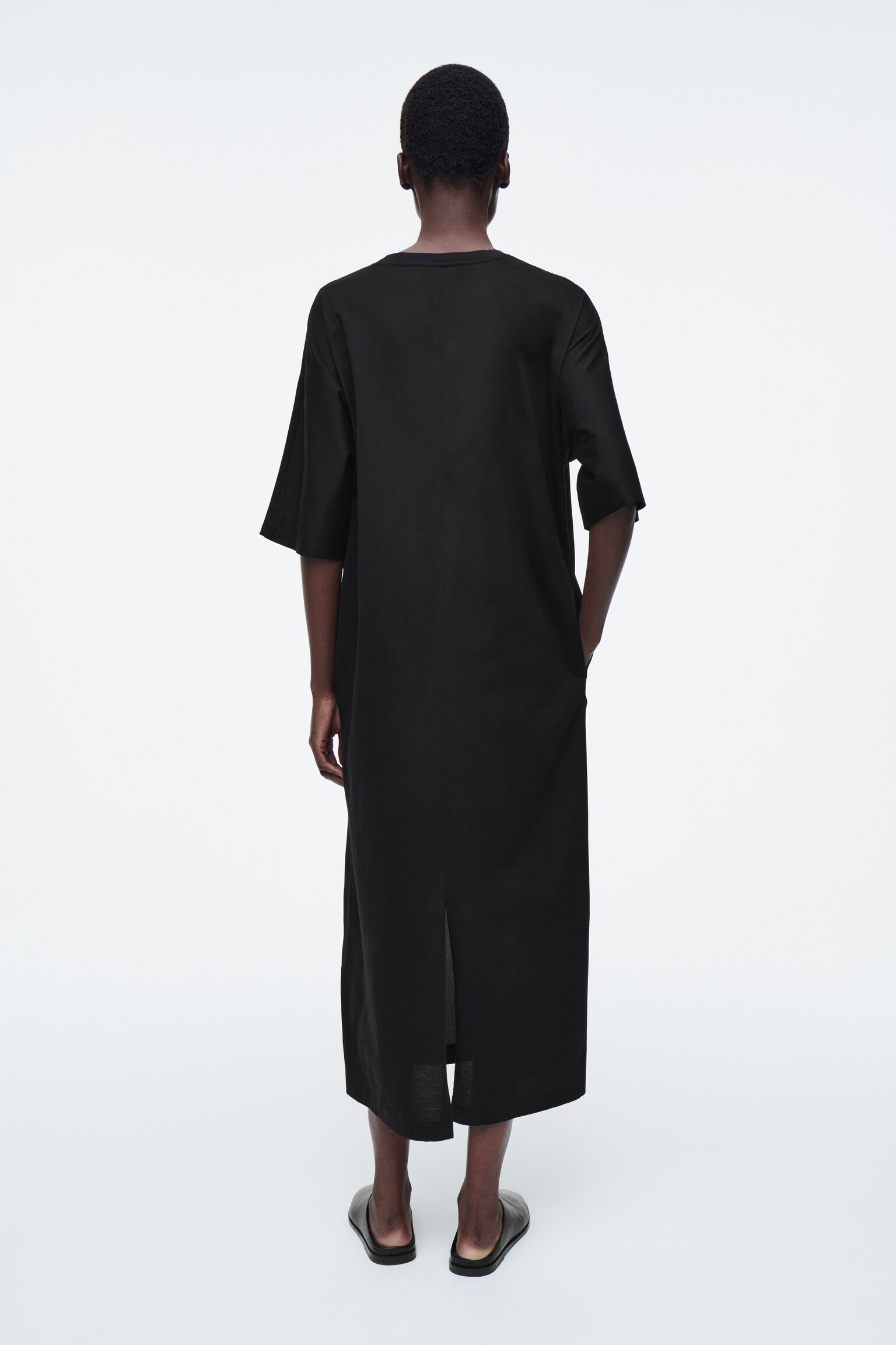 VESTIDO MIDI CON PANEL DE SEDA - NEGRO - 3
