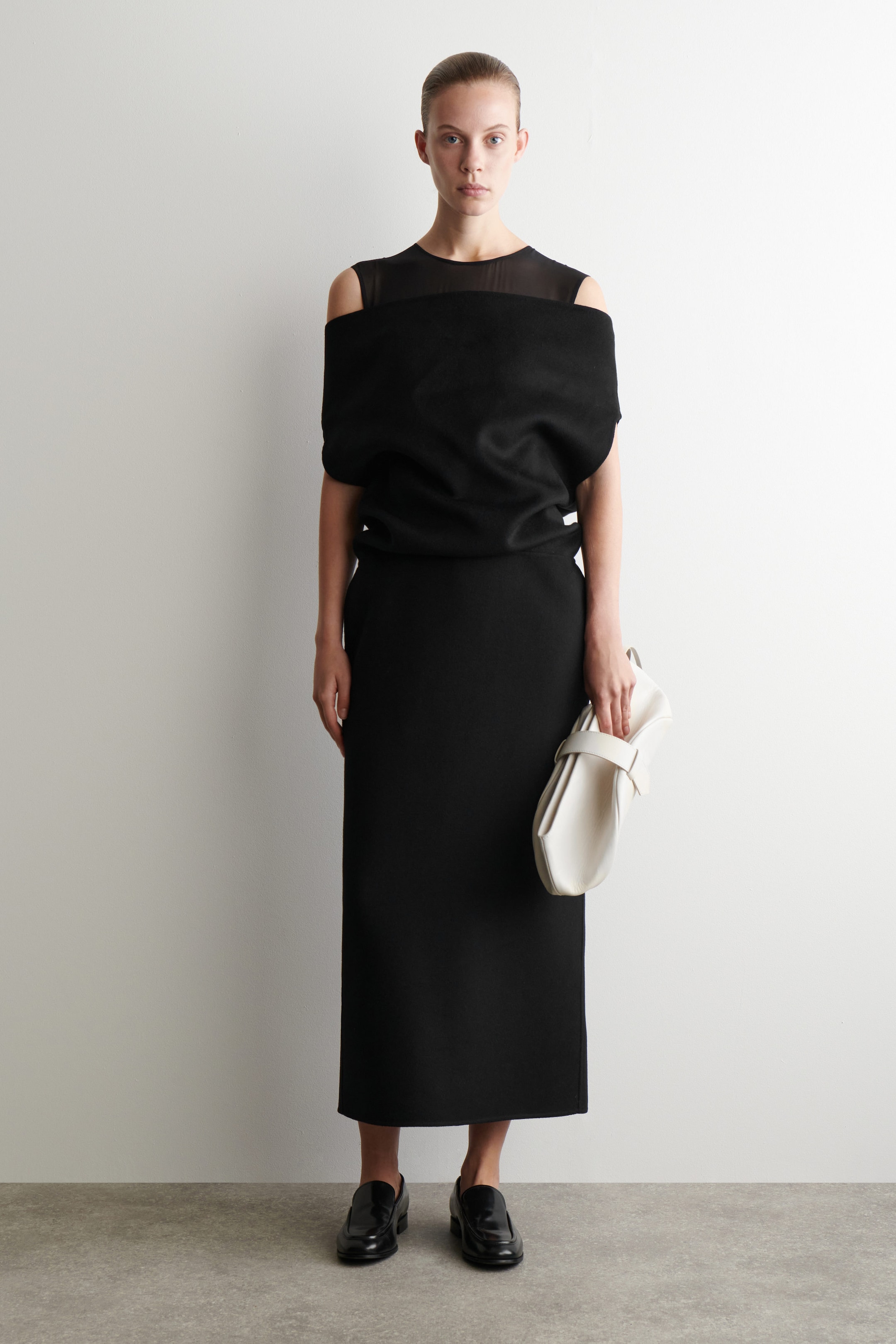 BELTED CLUTCH BAG - LEATHER