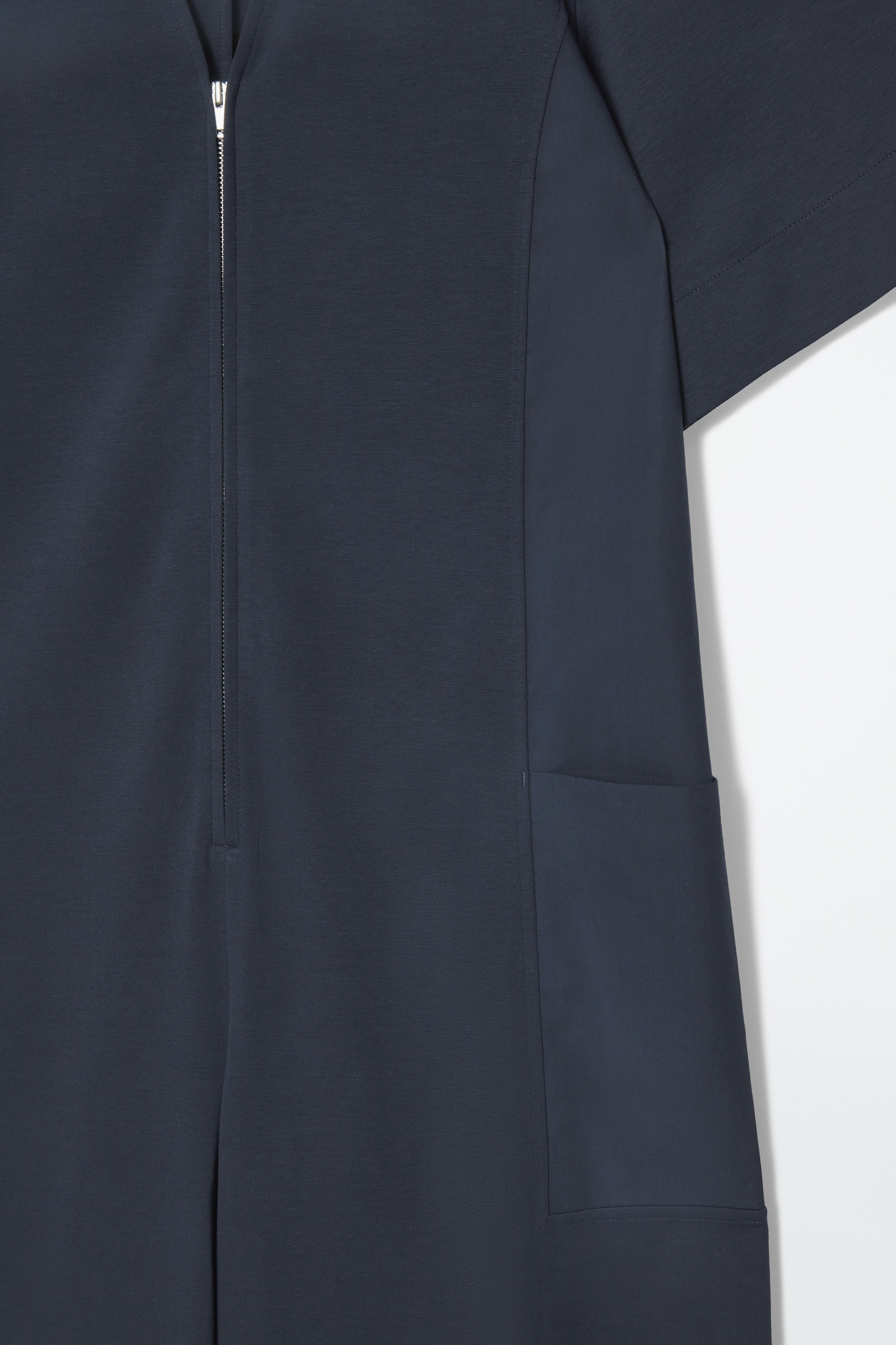 Agrandir l'image: COMBINAISON COL EN V - BLEU MARINE - FEMME | H&M CH 2