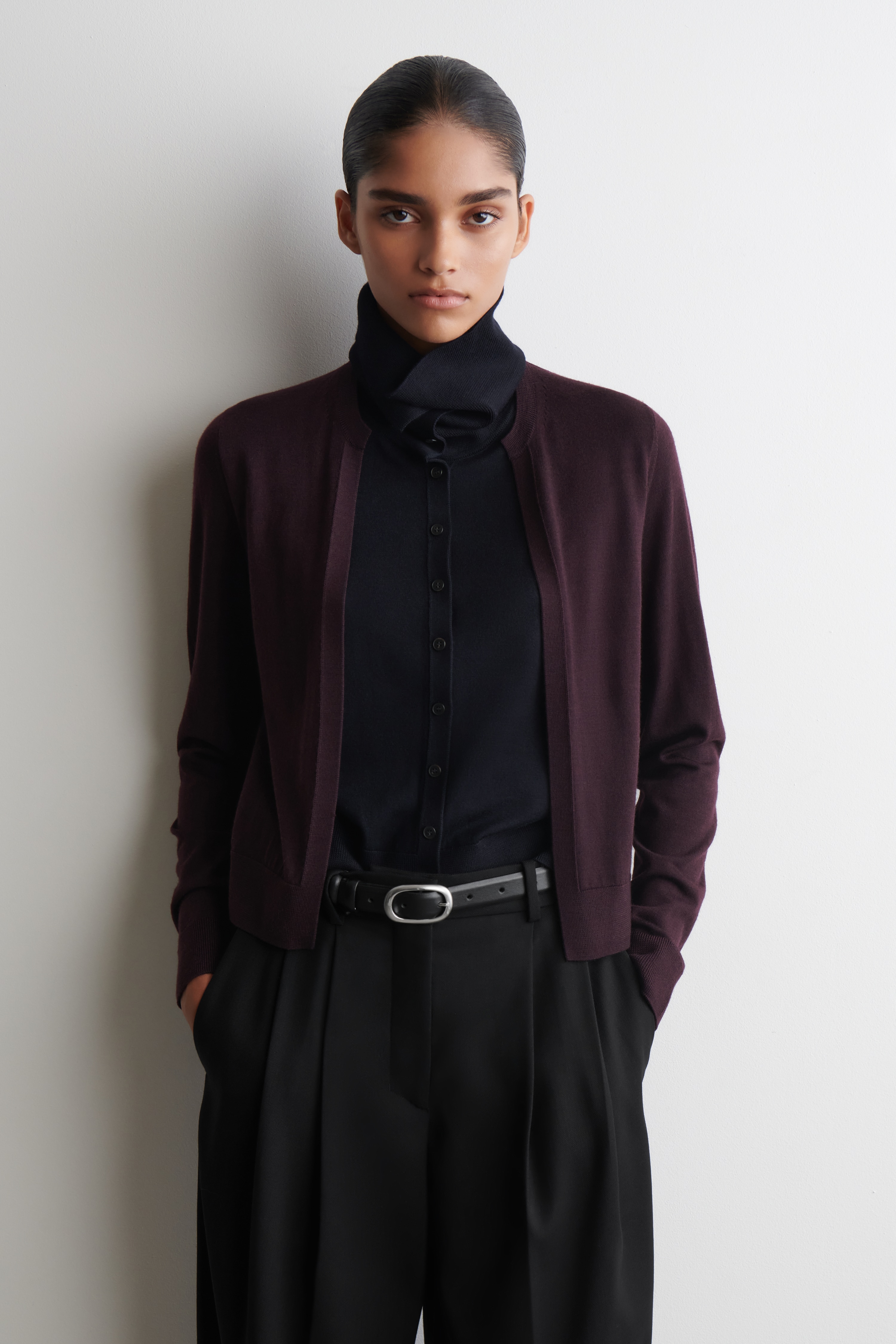 LAYERED MERINO WOOL HIGH-NECK CARDIGAN - BORDEAUX / NAVY/CAMEL