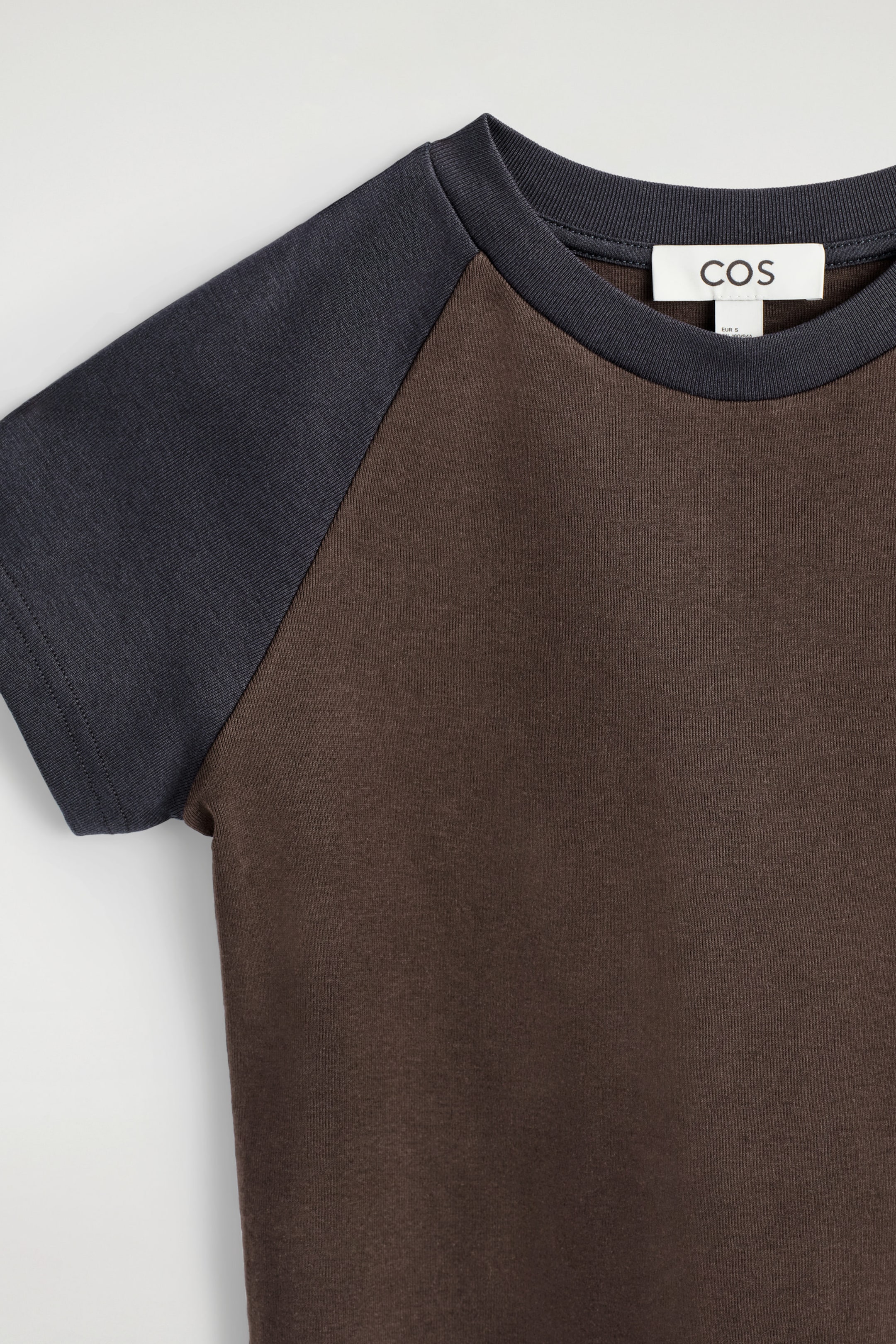 StillMedia/DescriptiveDetail