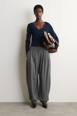 MINIMAL KNITTED V-NECK CARDIGAN — NAVY 4