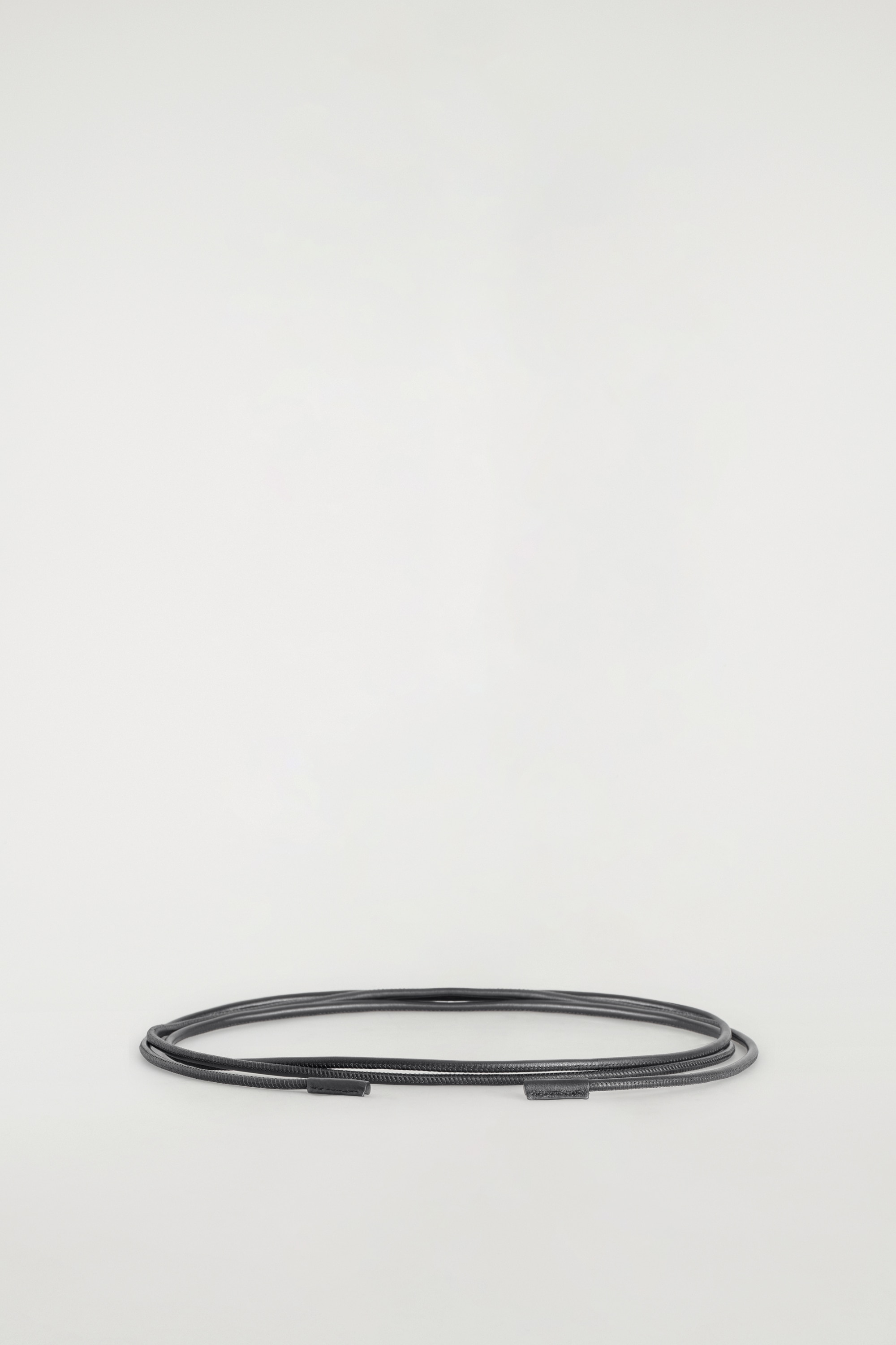 LEDERGÜRTEL IN KORDELOPTIK