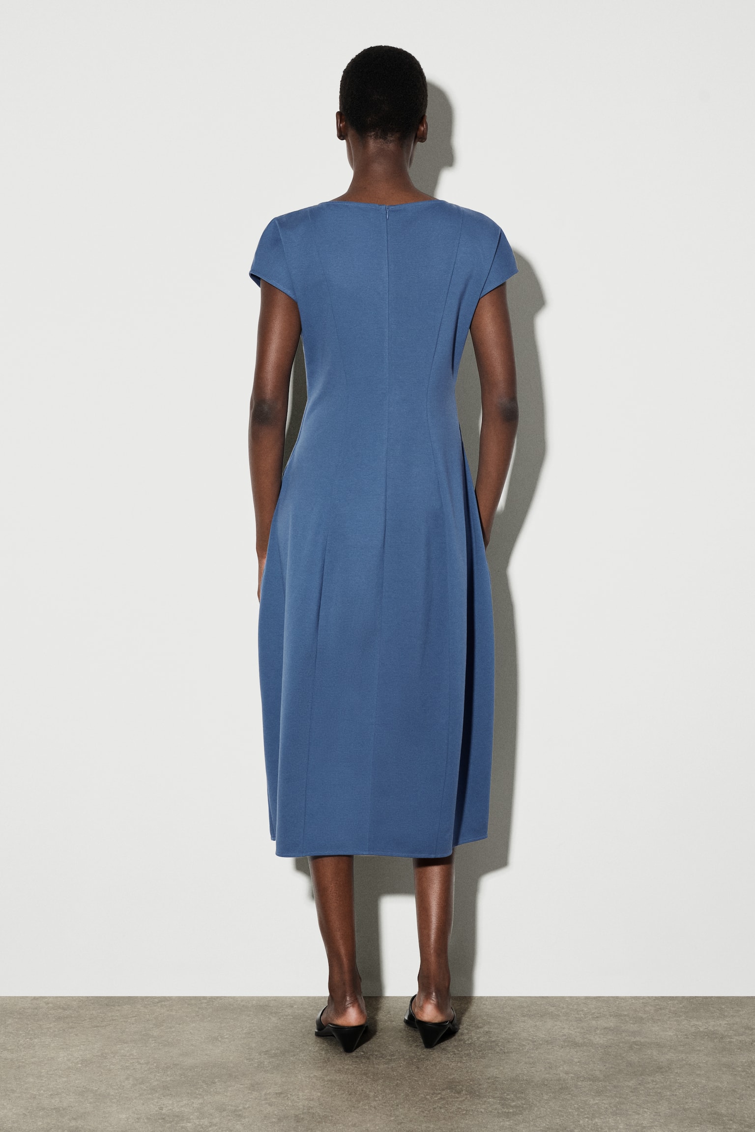 ROBE MIDI SCULPTÉE EN JERSEY - BLEU/NOIR - 5